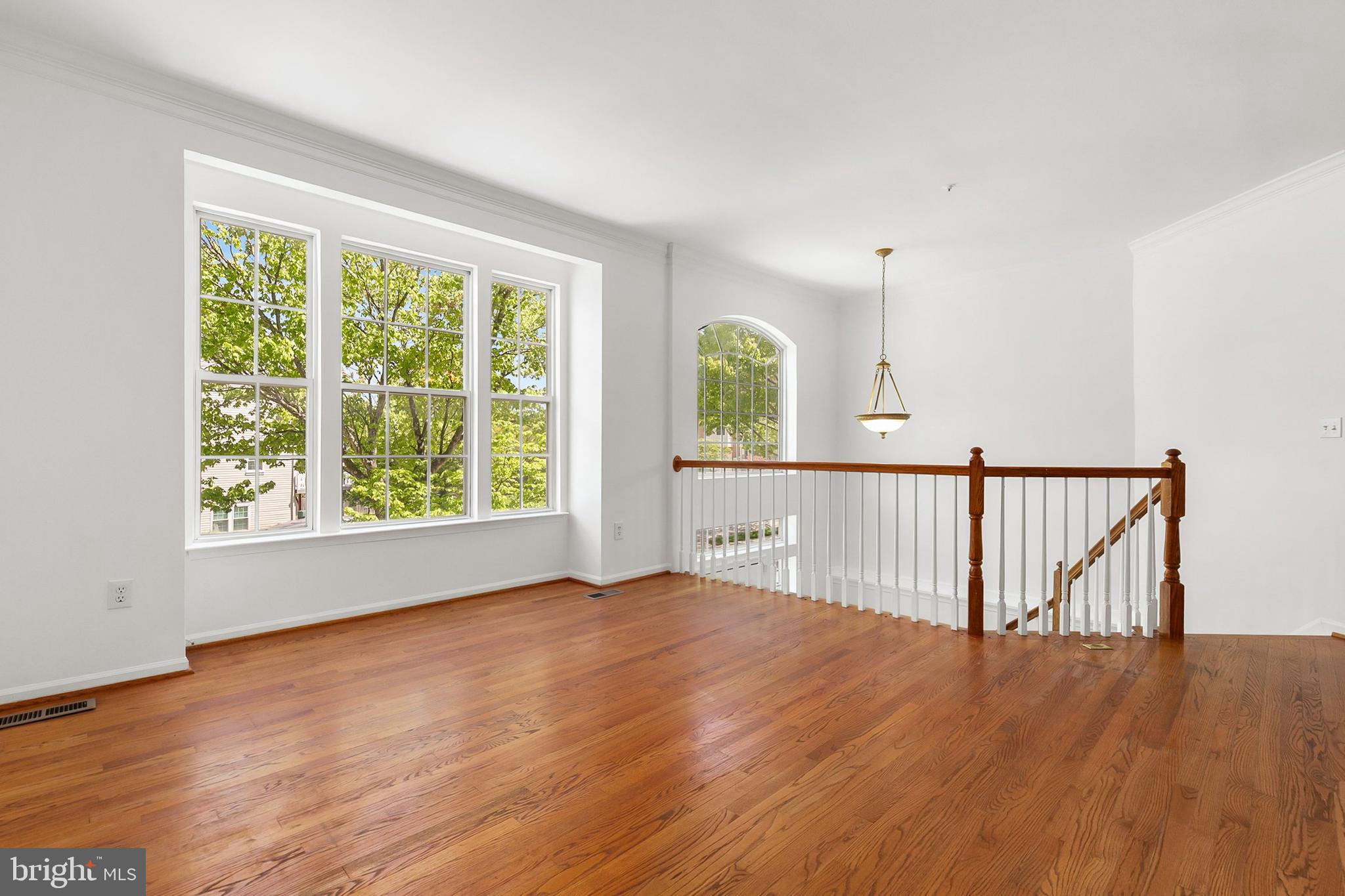 HOLLIFIELD STATION - Residential