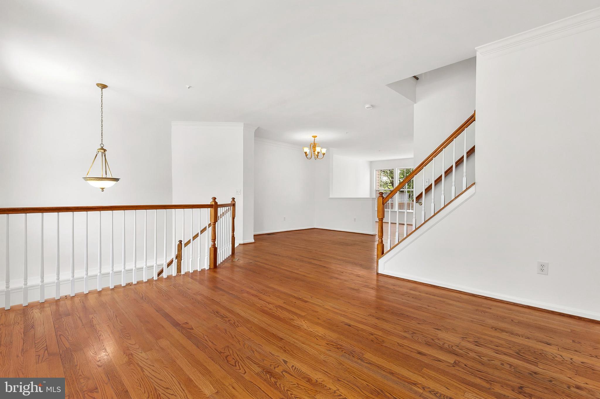 HOLLIFIELD STATION - Residential