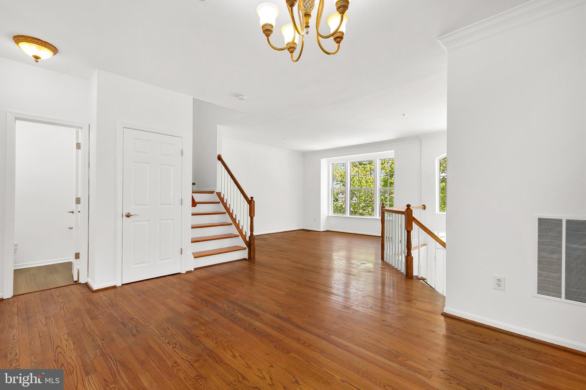 HOLLIFIELD STATION - Residential