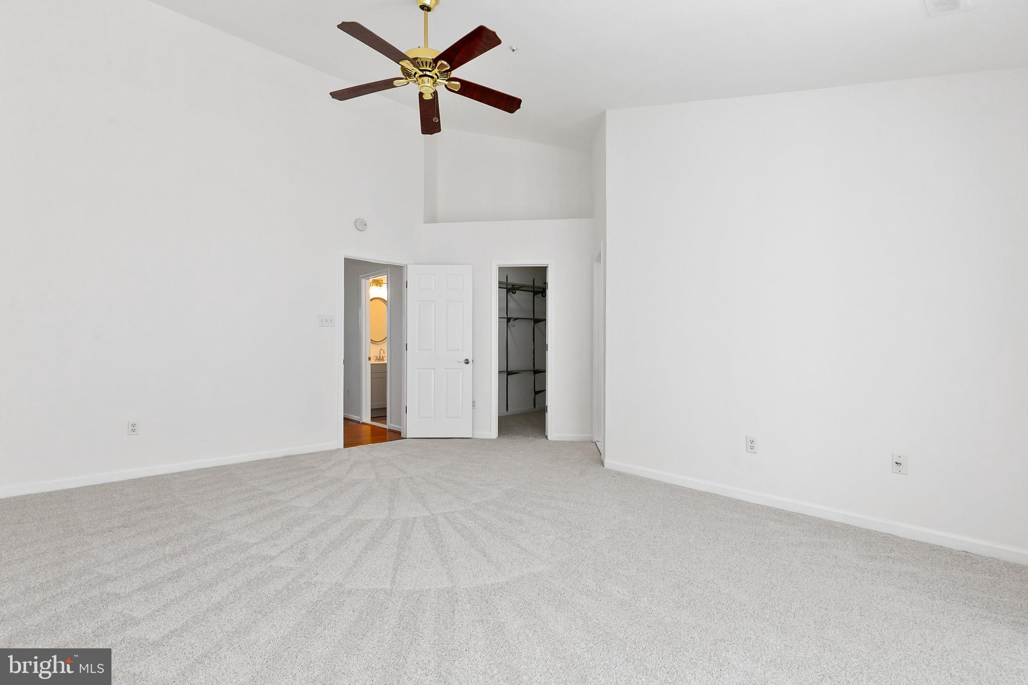 HOLLIFIELD STATION - Residential