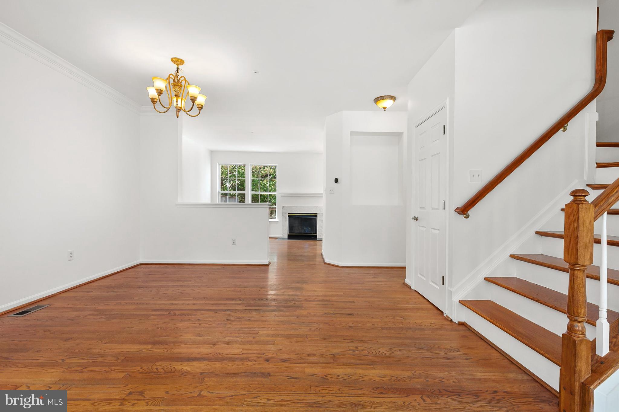 HOLLIFIELD STATION - Residential