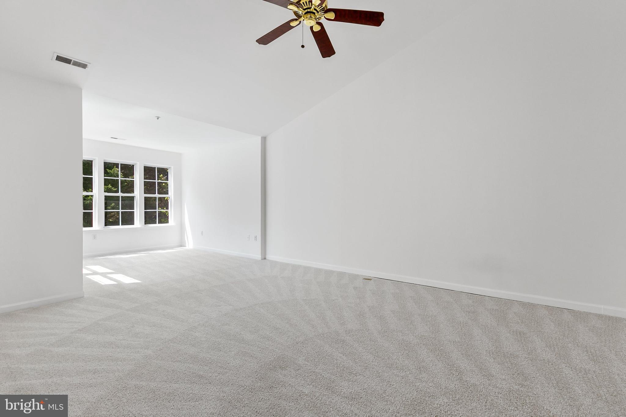 HOLLIFIELD STATION - Residential