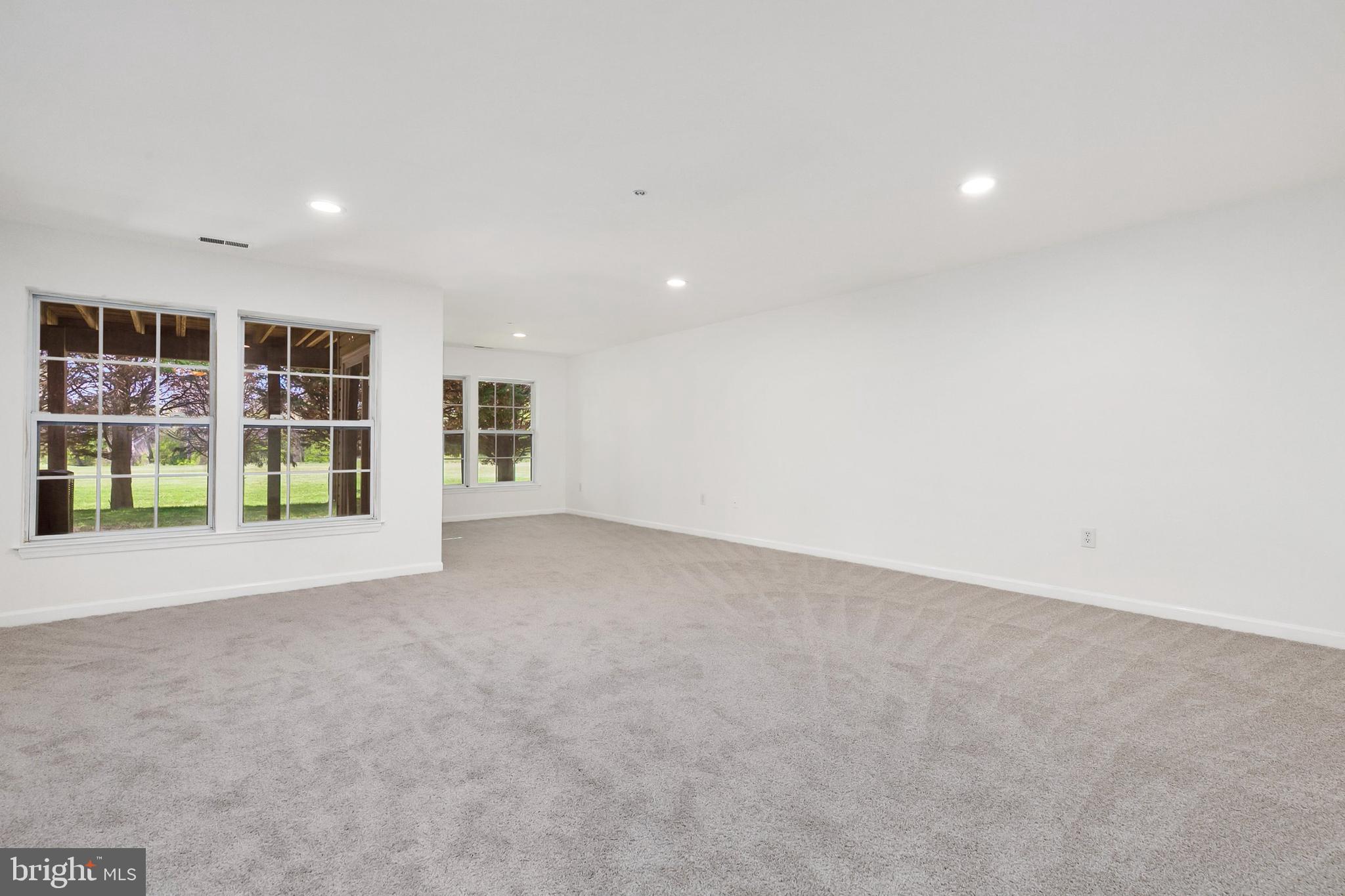 HOLLIFIELD STATION - Residential