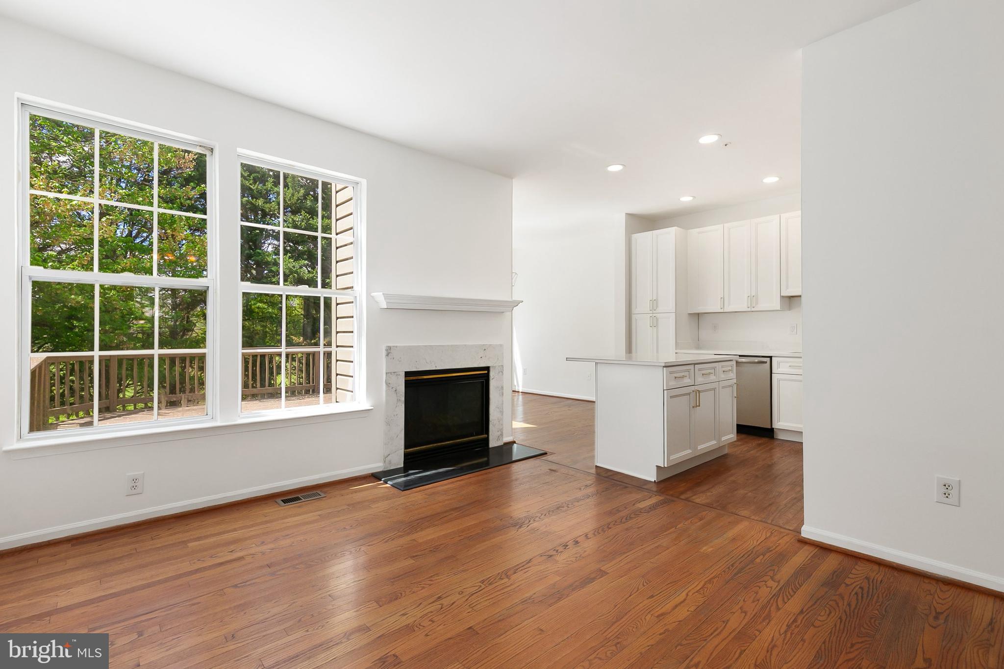 HOLLIFIELD STATION - Residential
