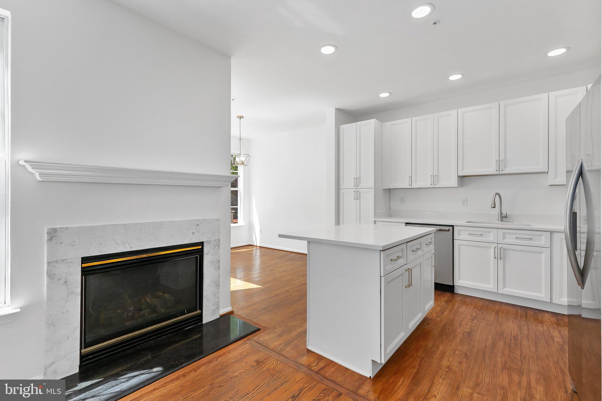 HOLLIFIELD STATION - Residential