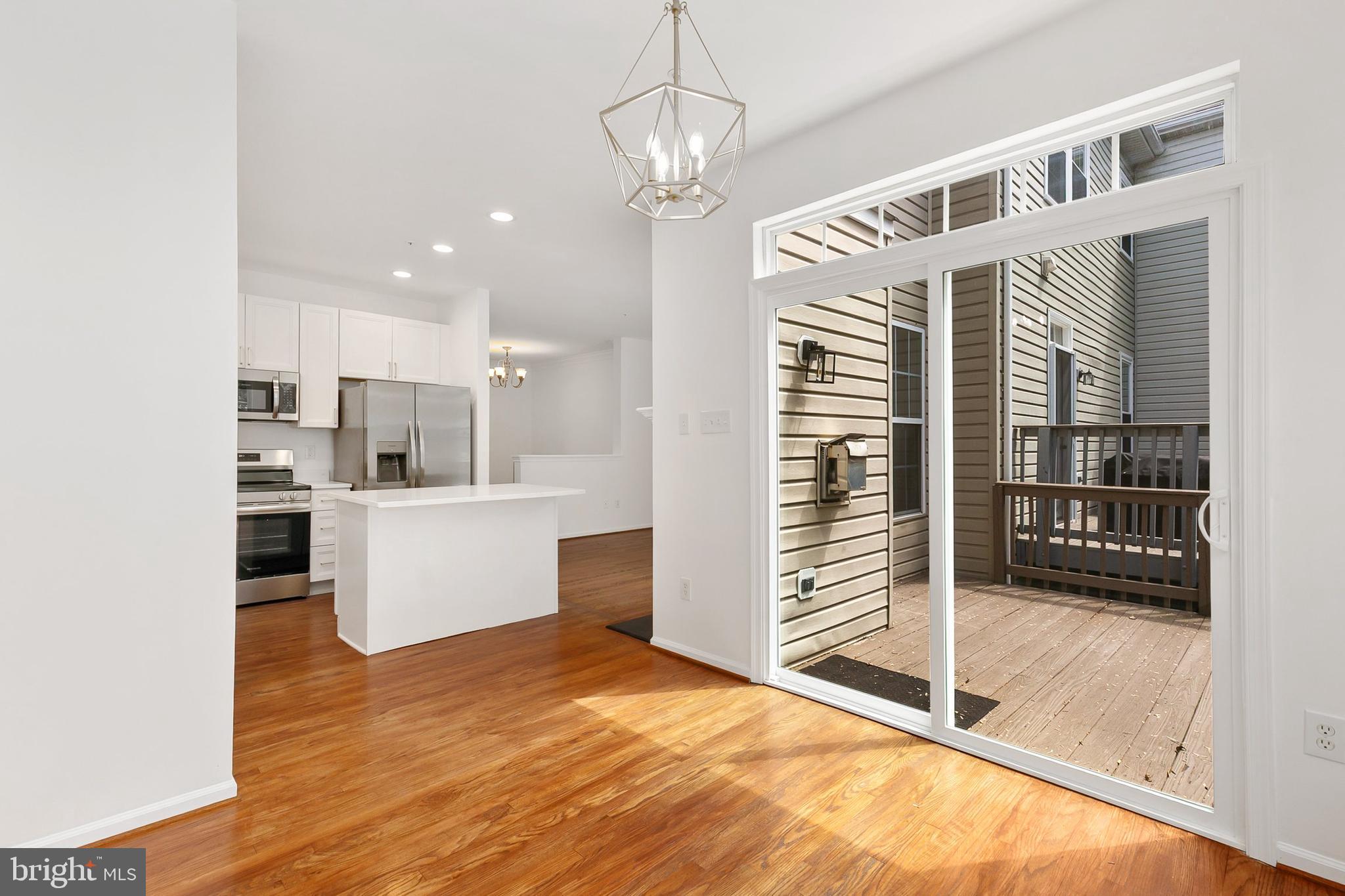 HOLLIFIELD STATION - Residential