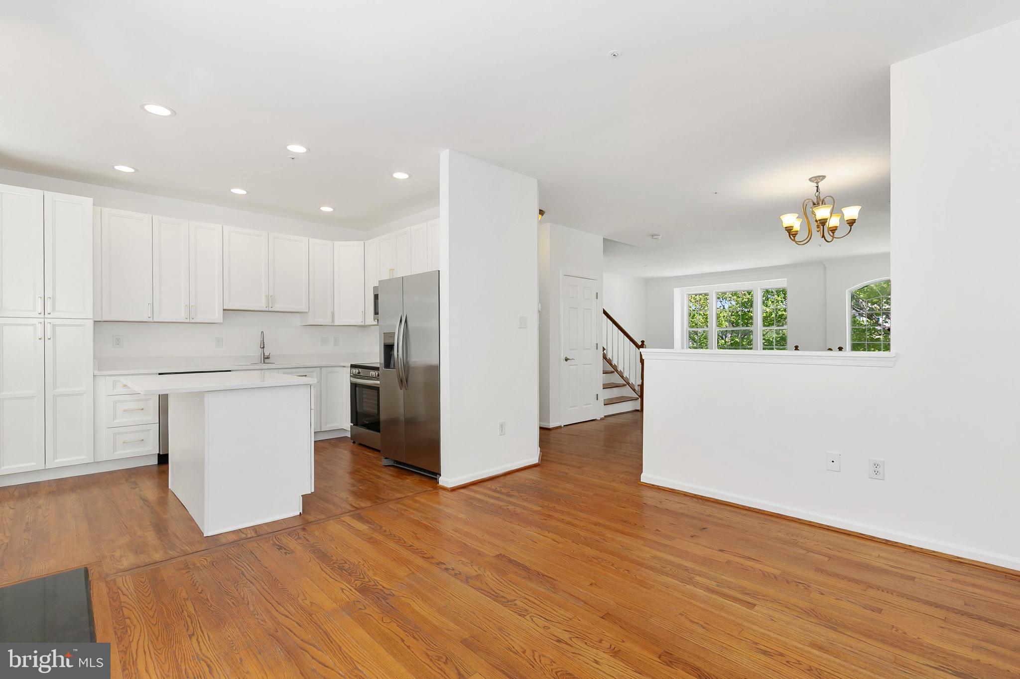 HOLLIFIELD STATION - Residential