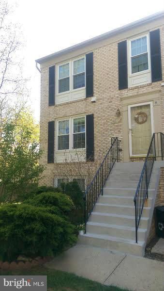 TYSONS TOWNES - Residential Lease