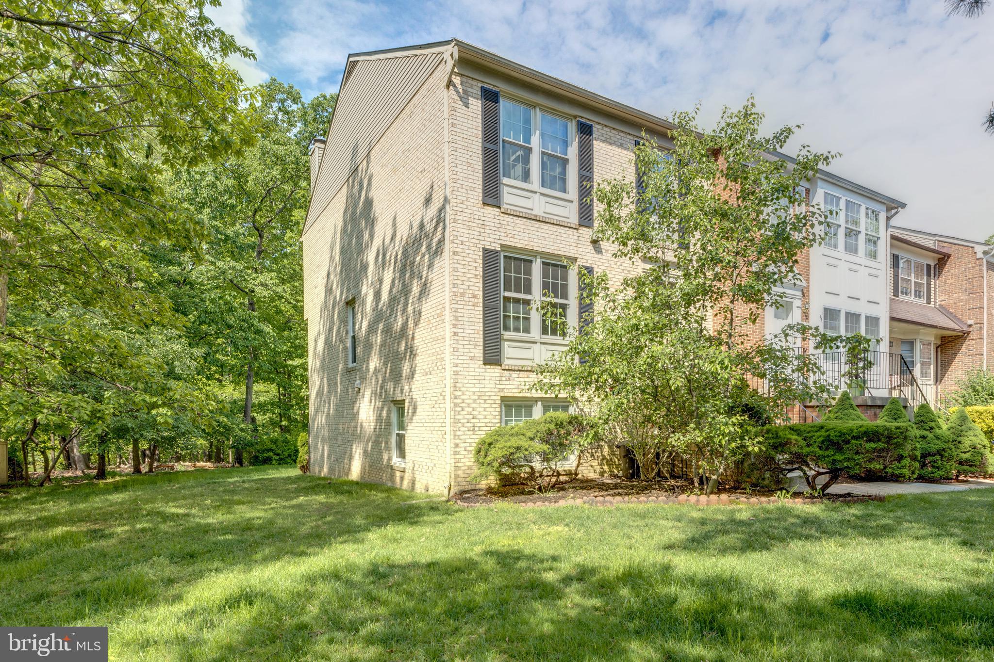 TYSONS TOWNES - Residential Lease