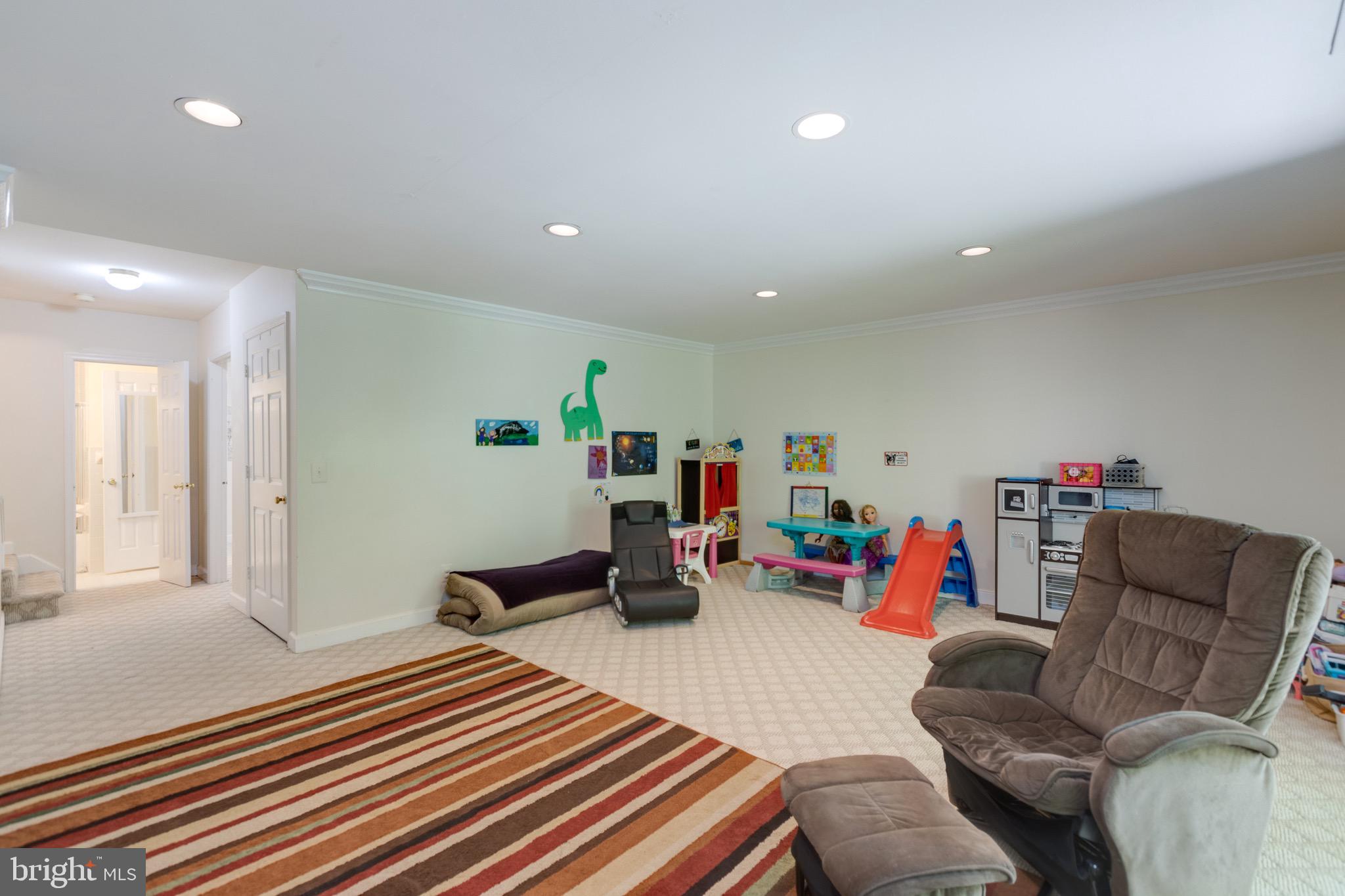 TYSONS TOWNES - Residential Lease