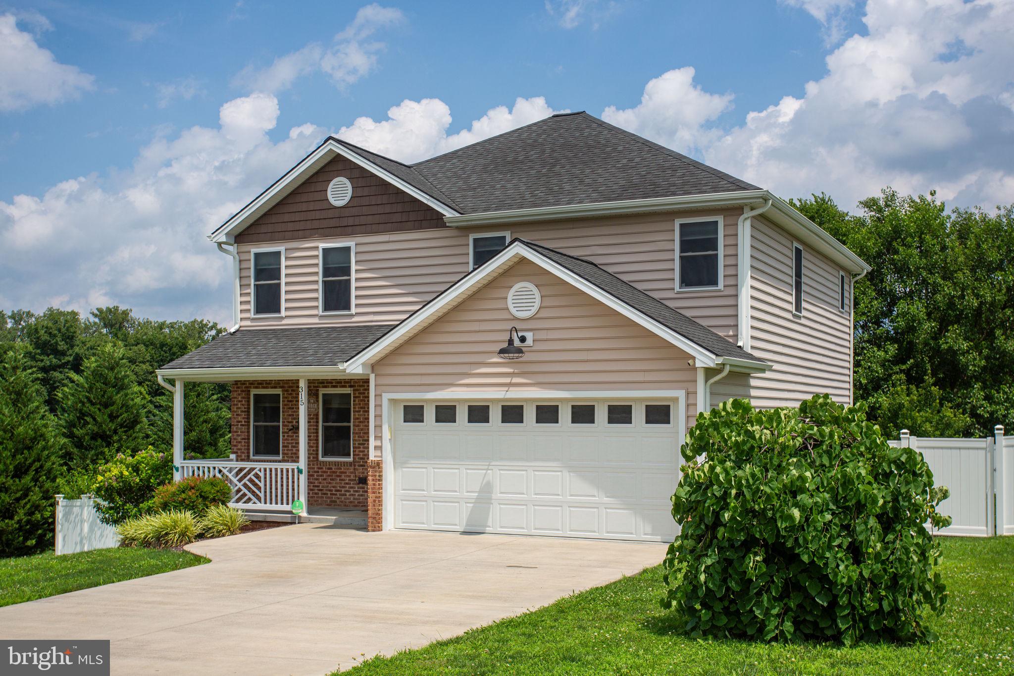 RUSTIC KNOLL - Residential