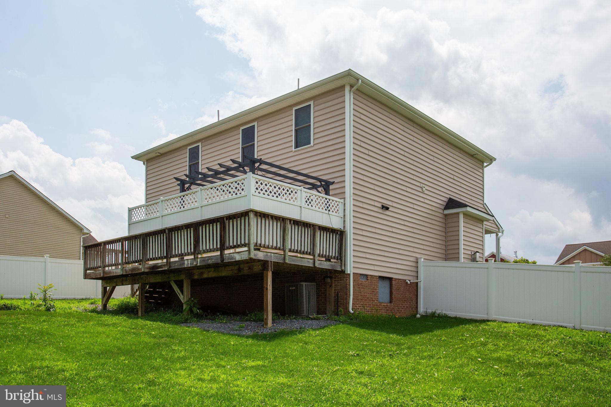 RUSTIC KNOLL - Residential