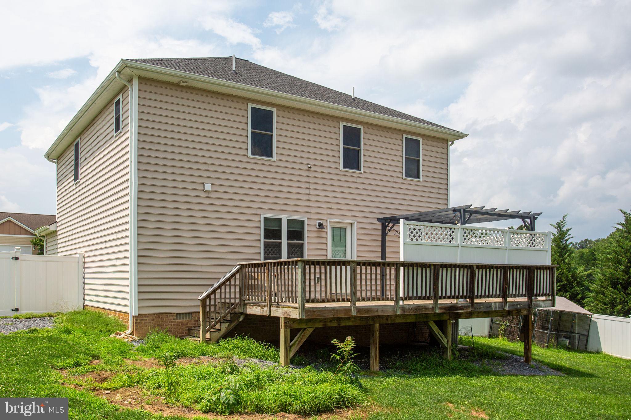RUSTIC KNOLL - Residential