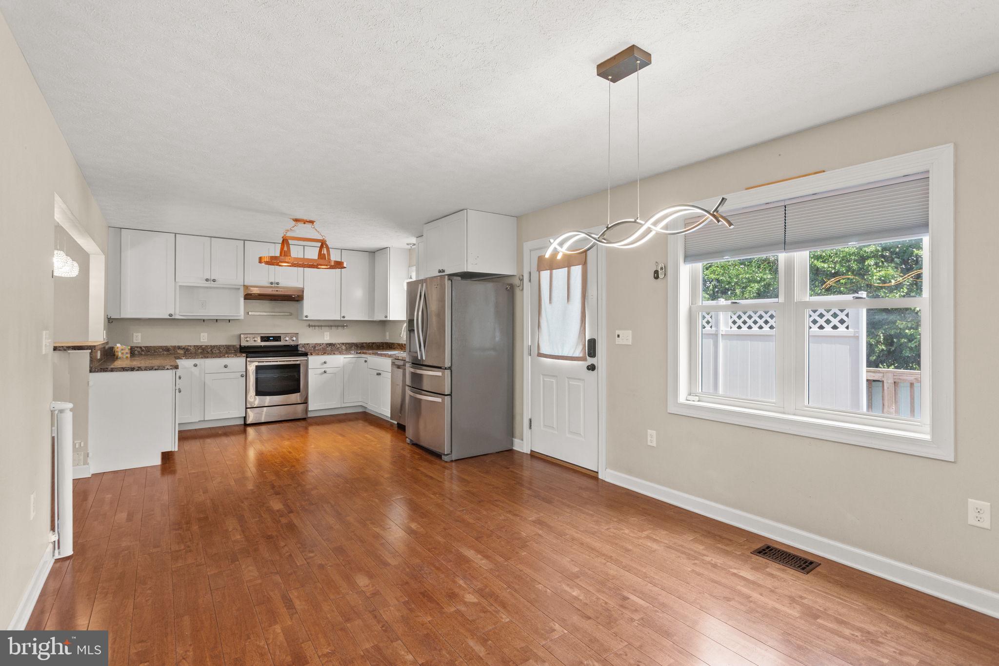 RUSTIC KNOLL - Residential