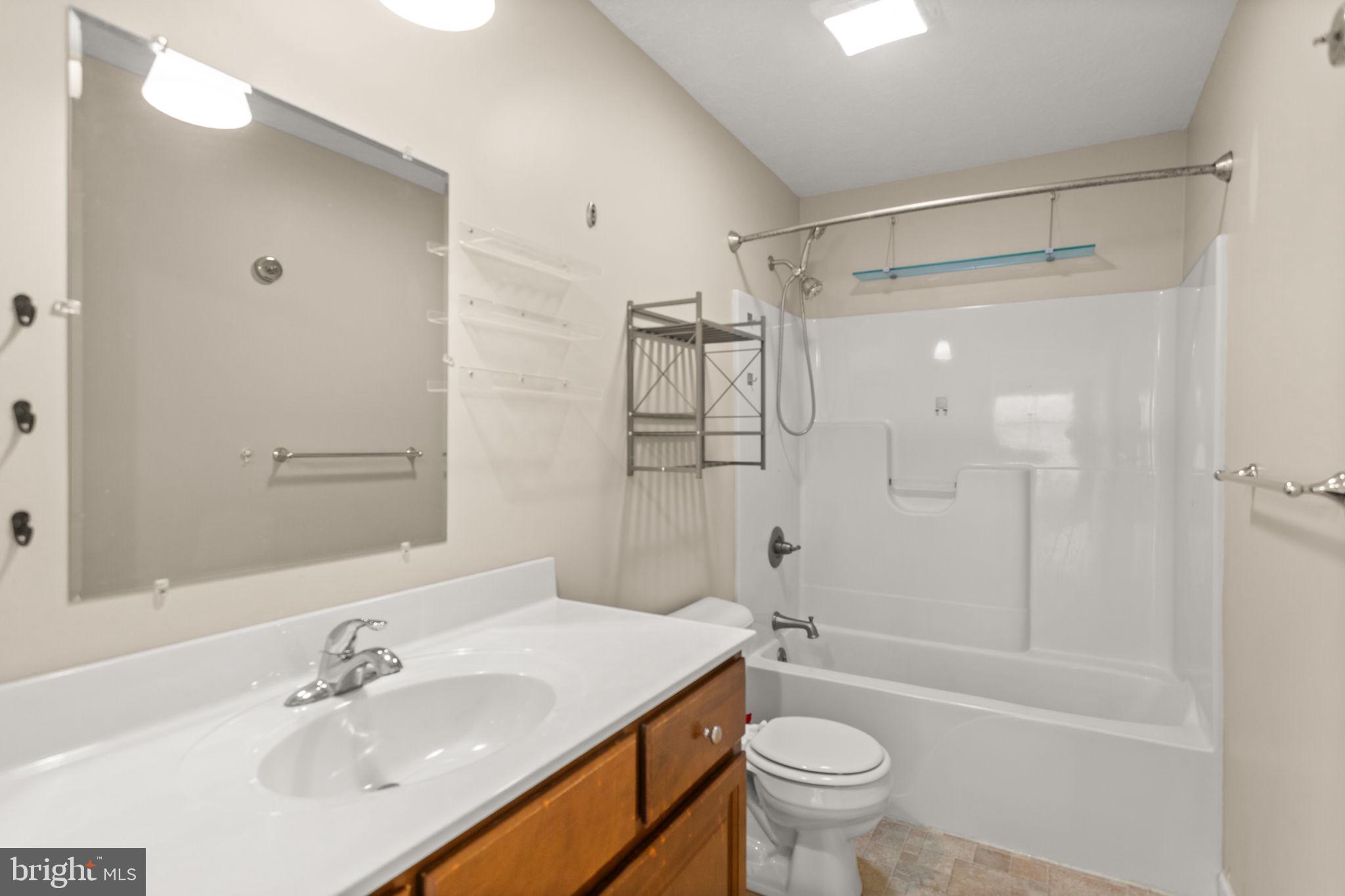 RUSTIC KNOLL - Residential
