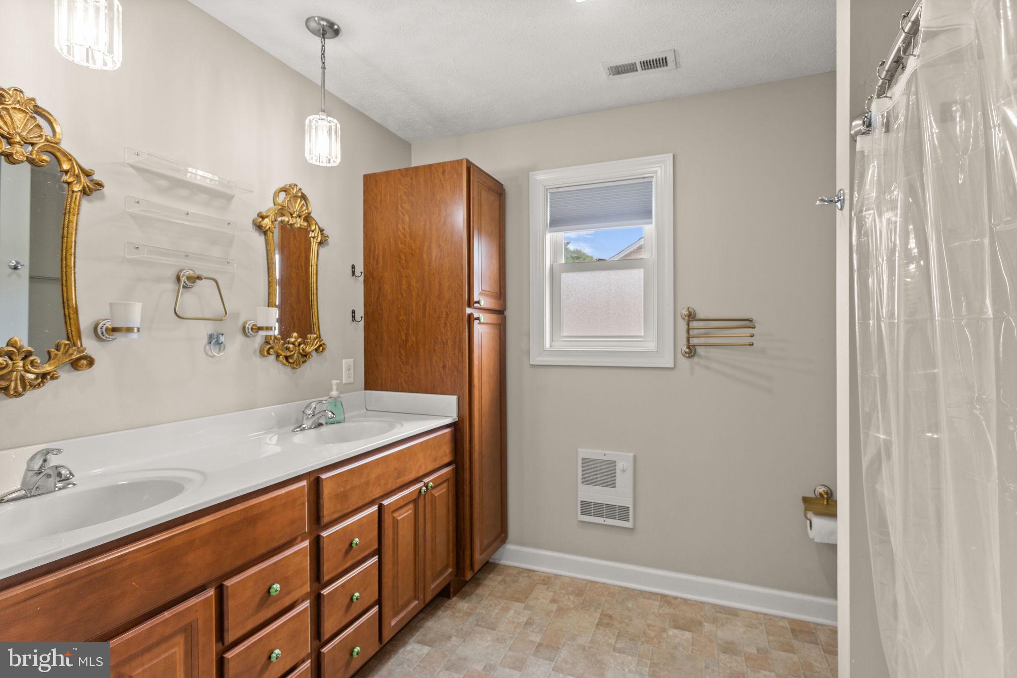 RUSTIC KNOLL - Residential