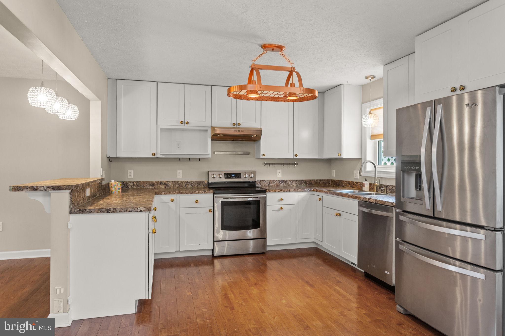RUSTIC KNOLL - Residential