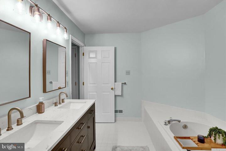 WATERFORD GREENE - Residential