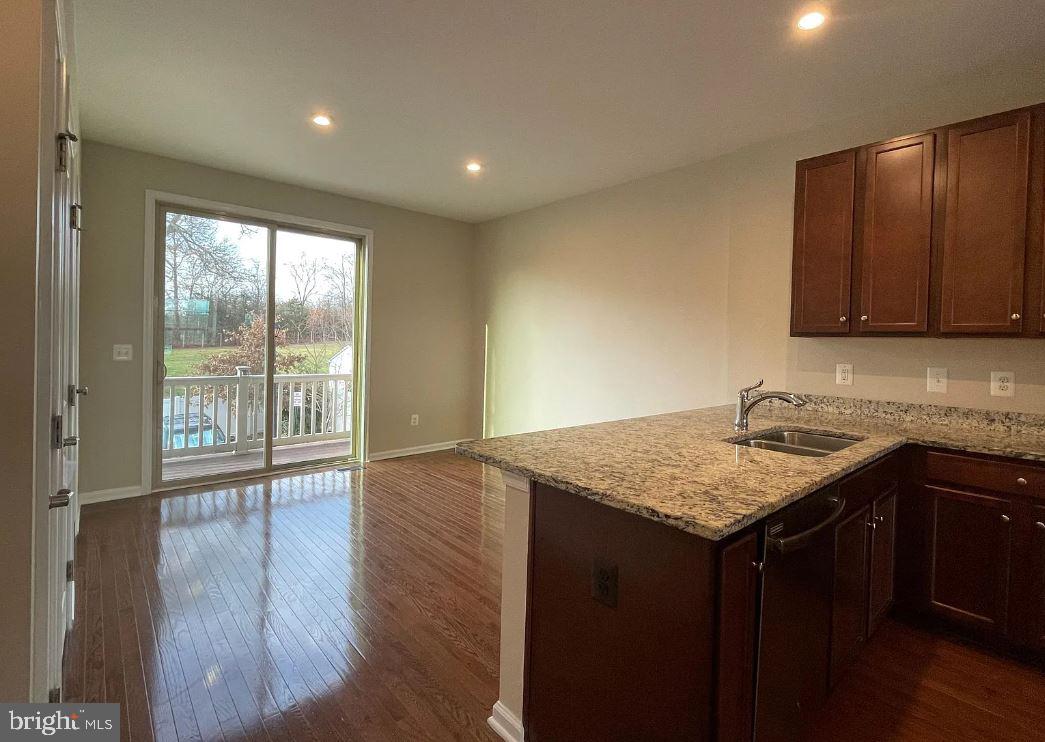 TRAILSIDE - Residential Lease