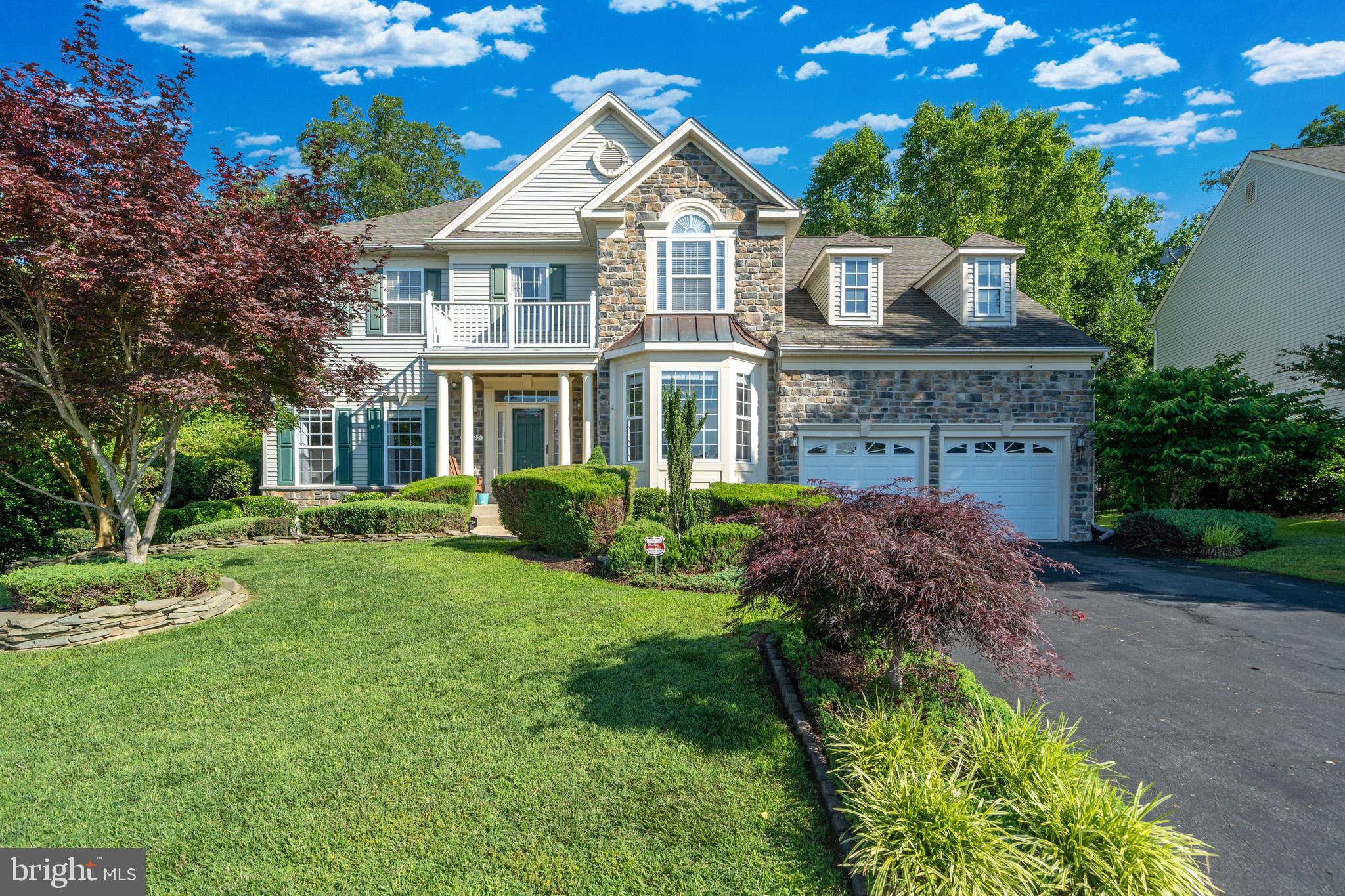 ESTATES AT SINGLETREE - Residential