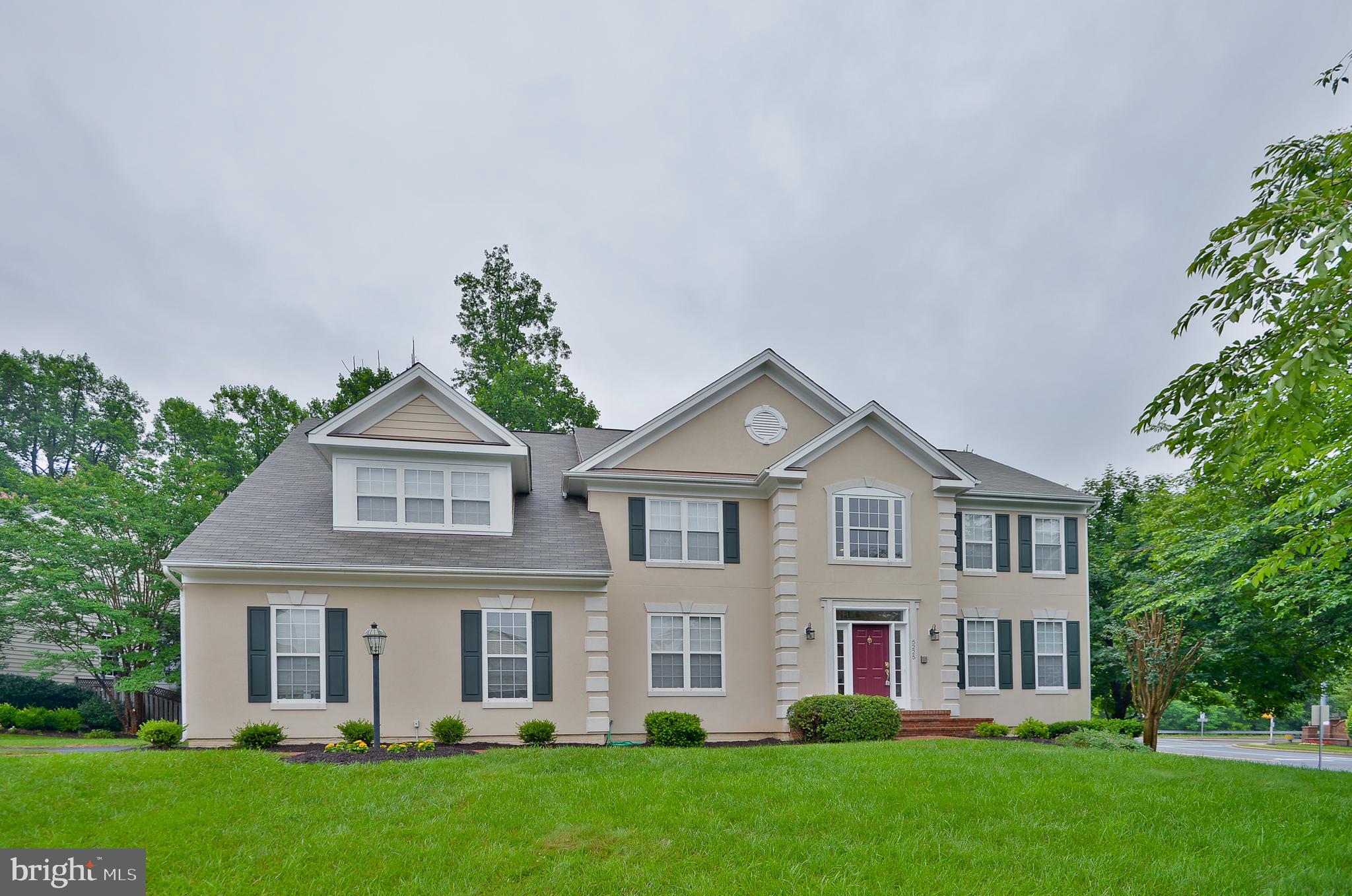 Stunning former model home w/ loads of upgrades, new frameless shower, New Quartz countertops in the BAs, new paint throughout, new carpet, HW floors on main level, wall of windows, upgraded maple cabs, built-in bookcases, 2 story foyer w/ wood stairs, expansive MBR w/ tray ceiling, W/I closets, luxury BA w/ jetted tub. Near I-66. RT 29, 50, 28, Near Park & Ride   15 mins to Vienna Metro station in the AM.
