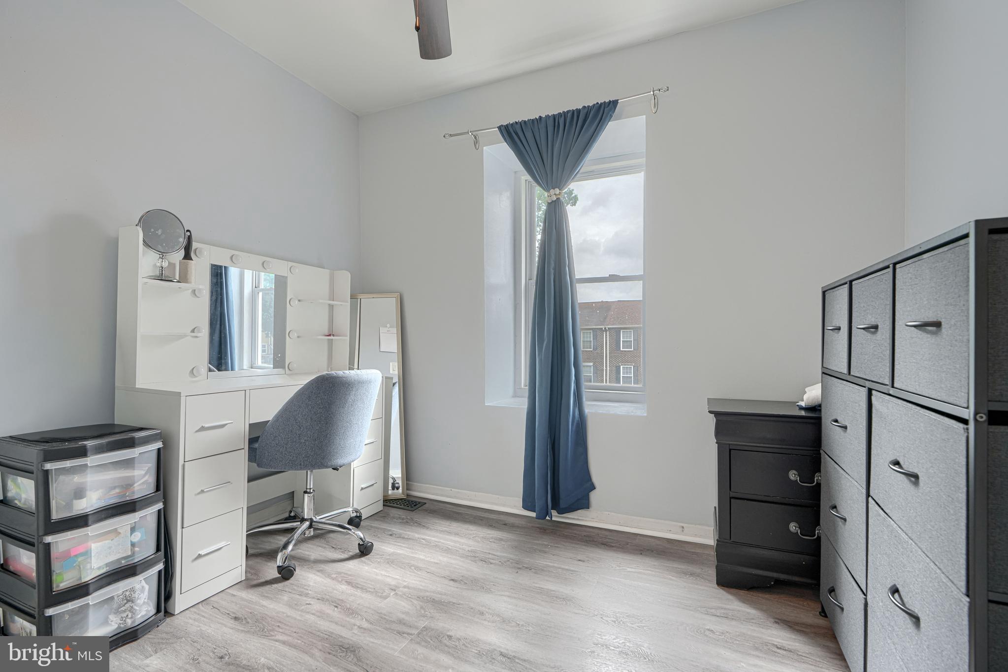 WOODSDALE MANOR - Residential