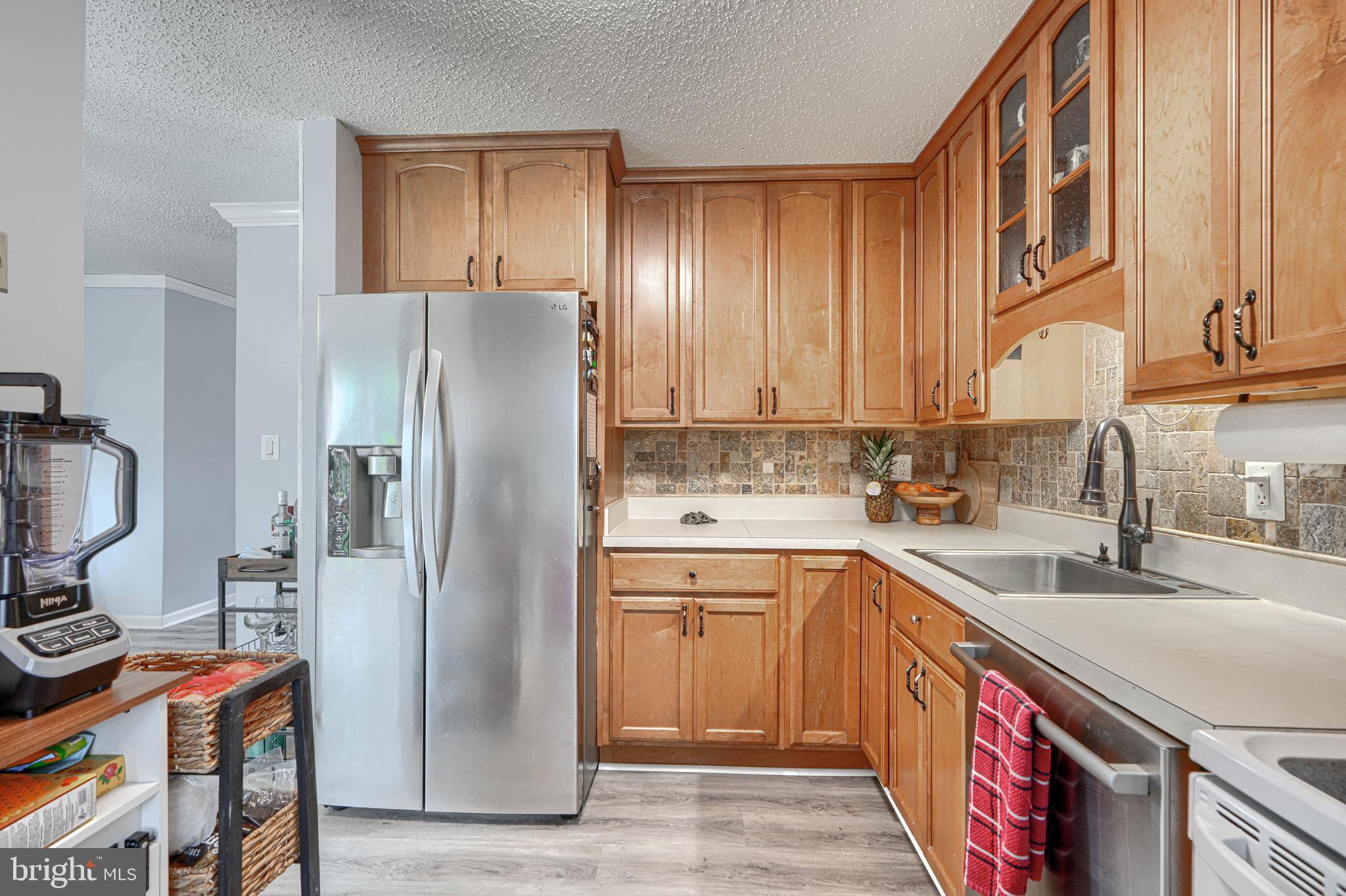 WOODSDALE MANOR - Residential