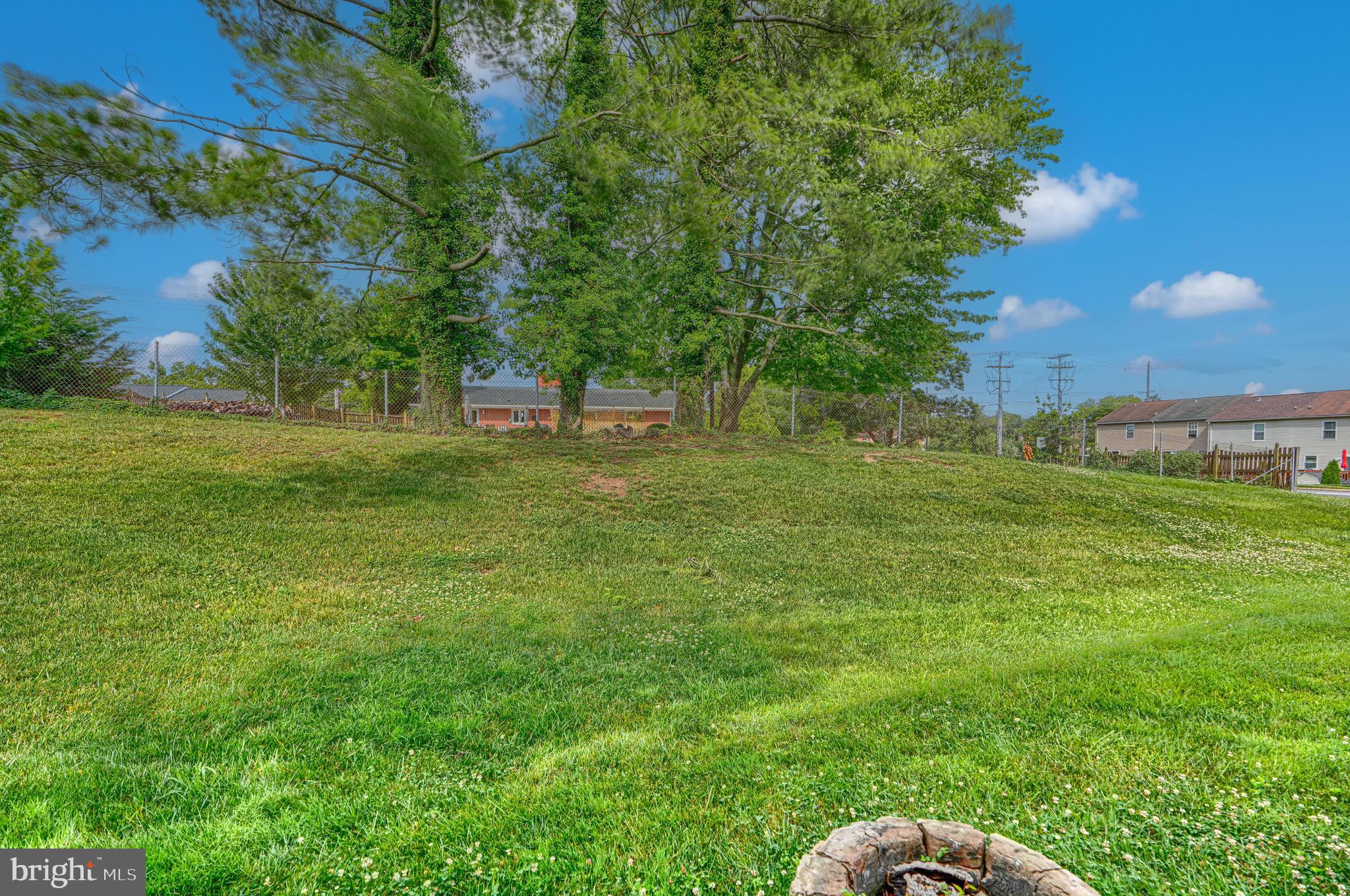 WOODSDALE MANOR - Residential