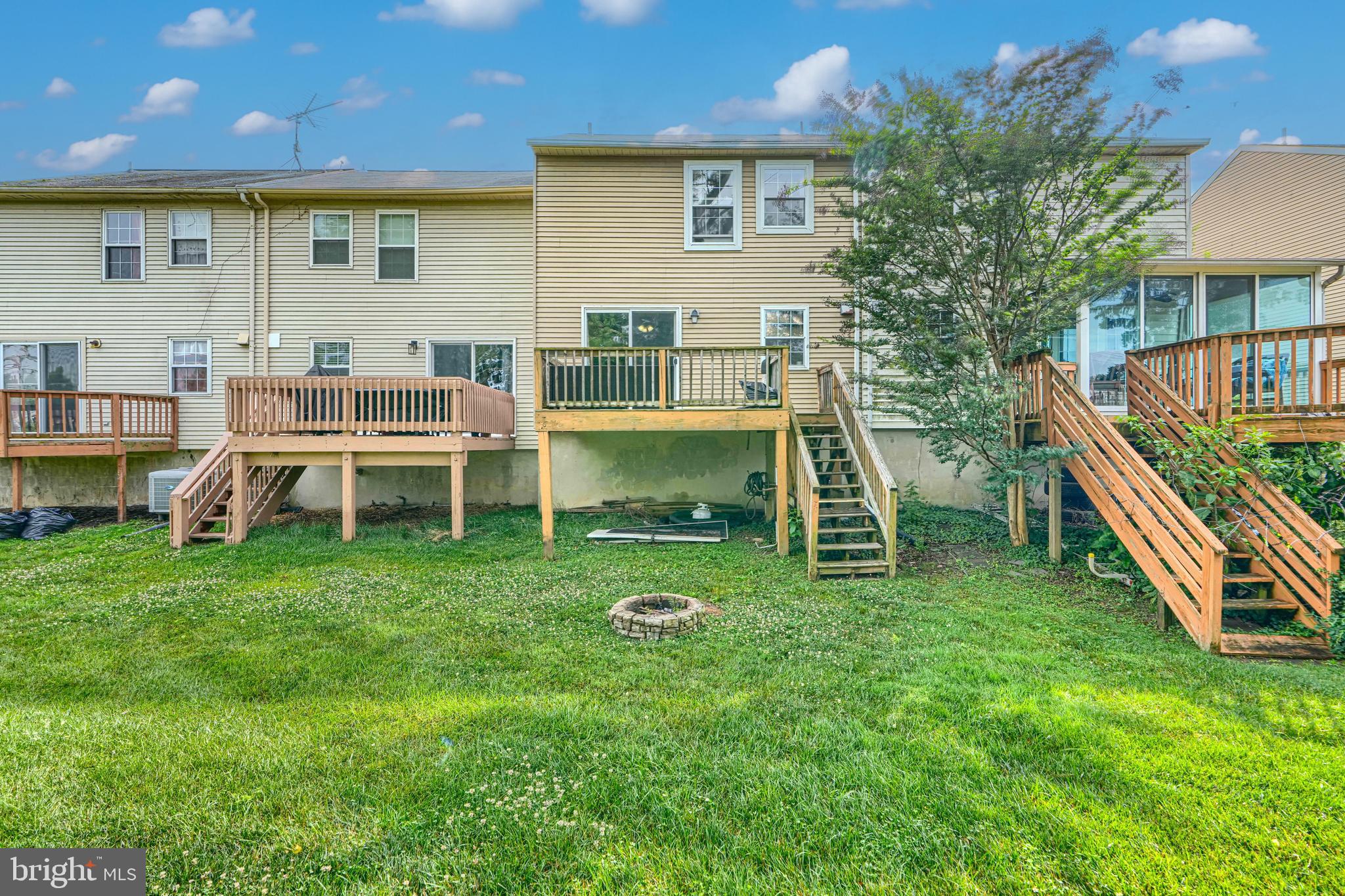 WOODSDALE MANOR - Residential