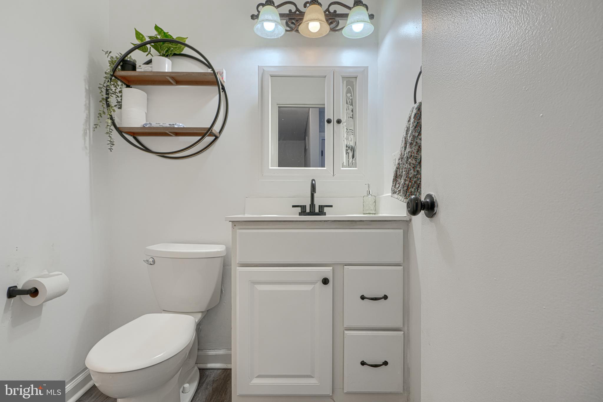 WOODSDALE MANOR - Residential
