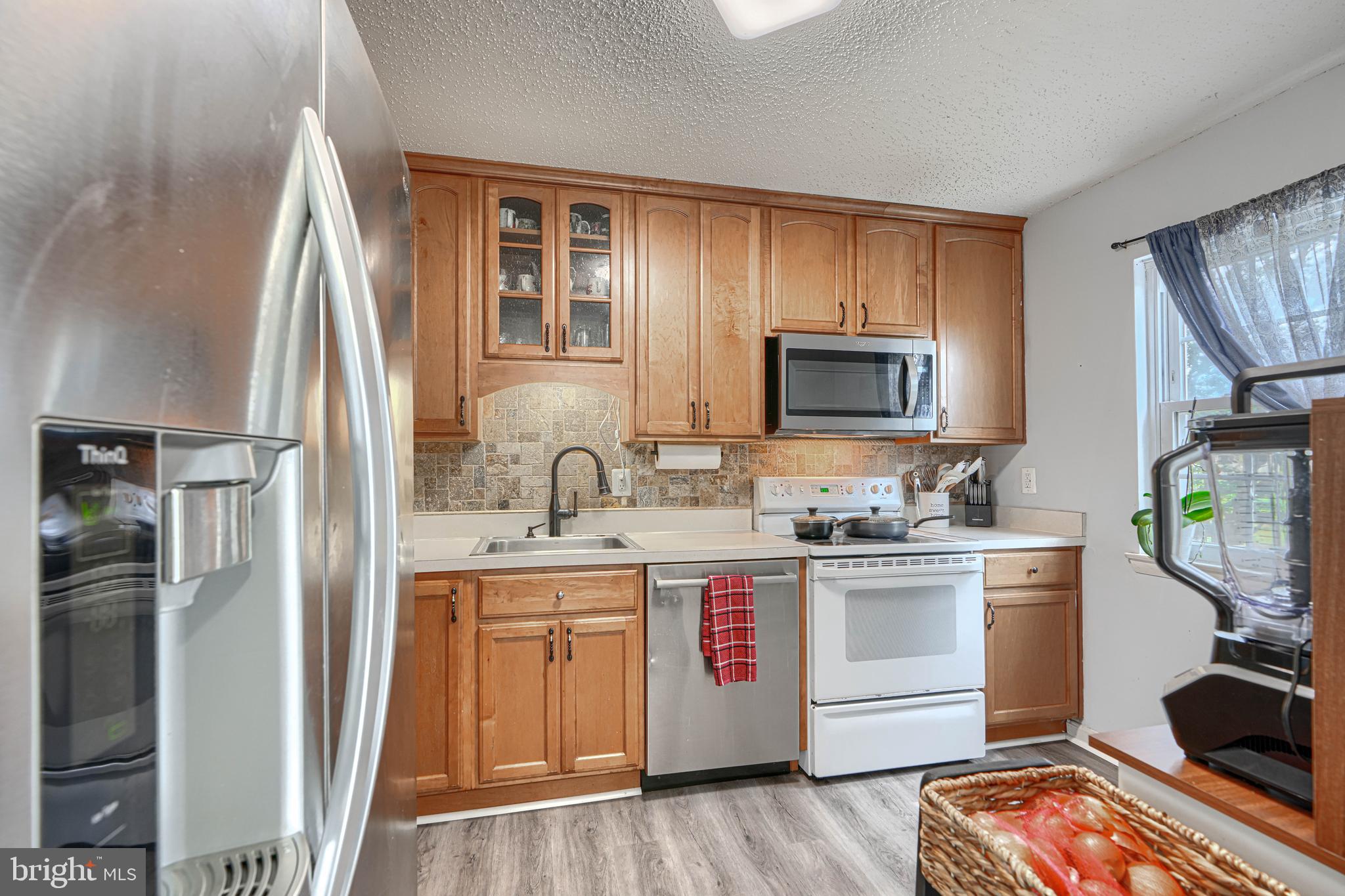 WOODSDALE MANOR - Residential