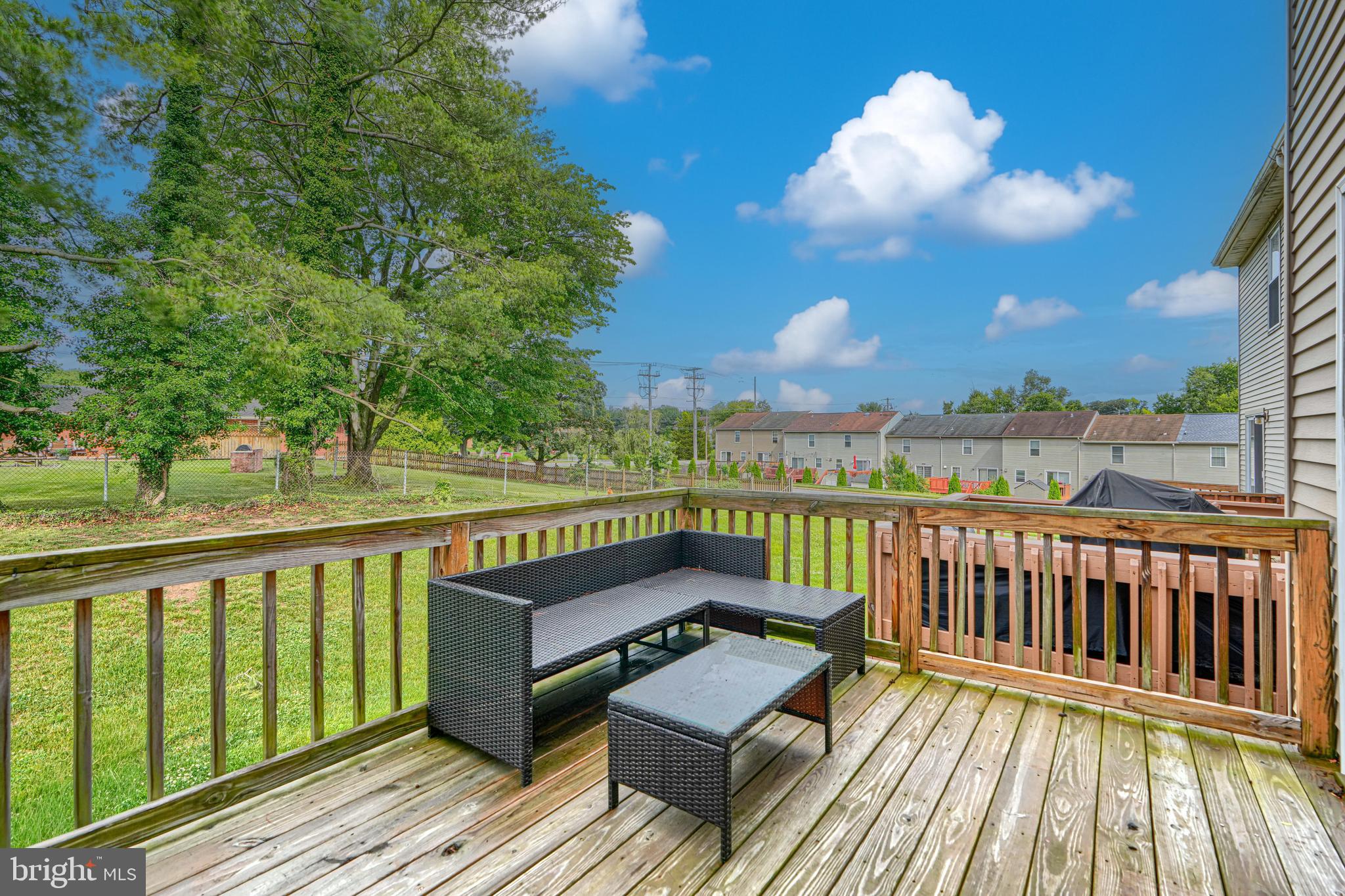 WOODSDALE MANOR - Residential