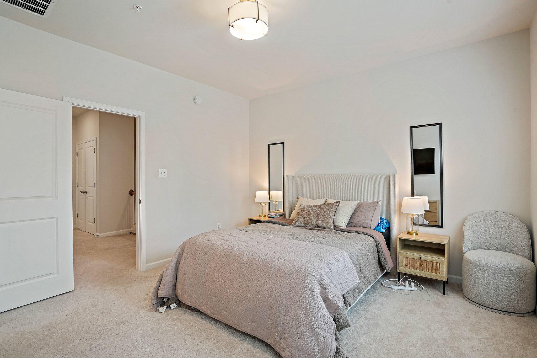 GATEWAY WEST - Residential