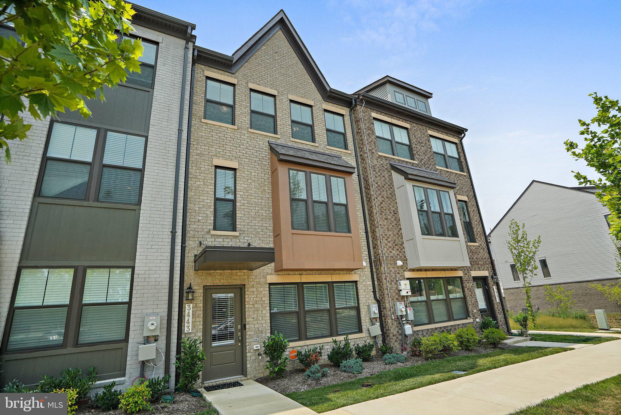 GATEWAY WEST - Residential