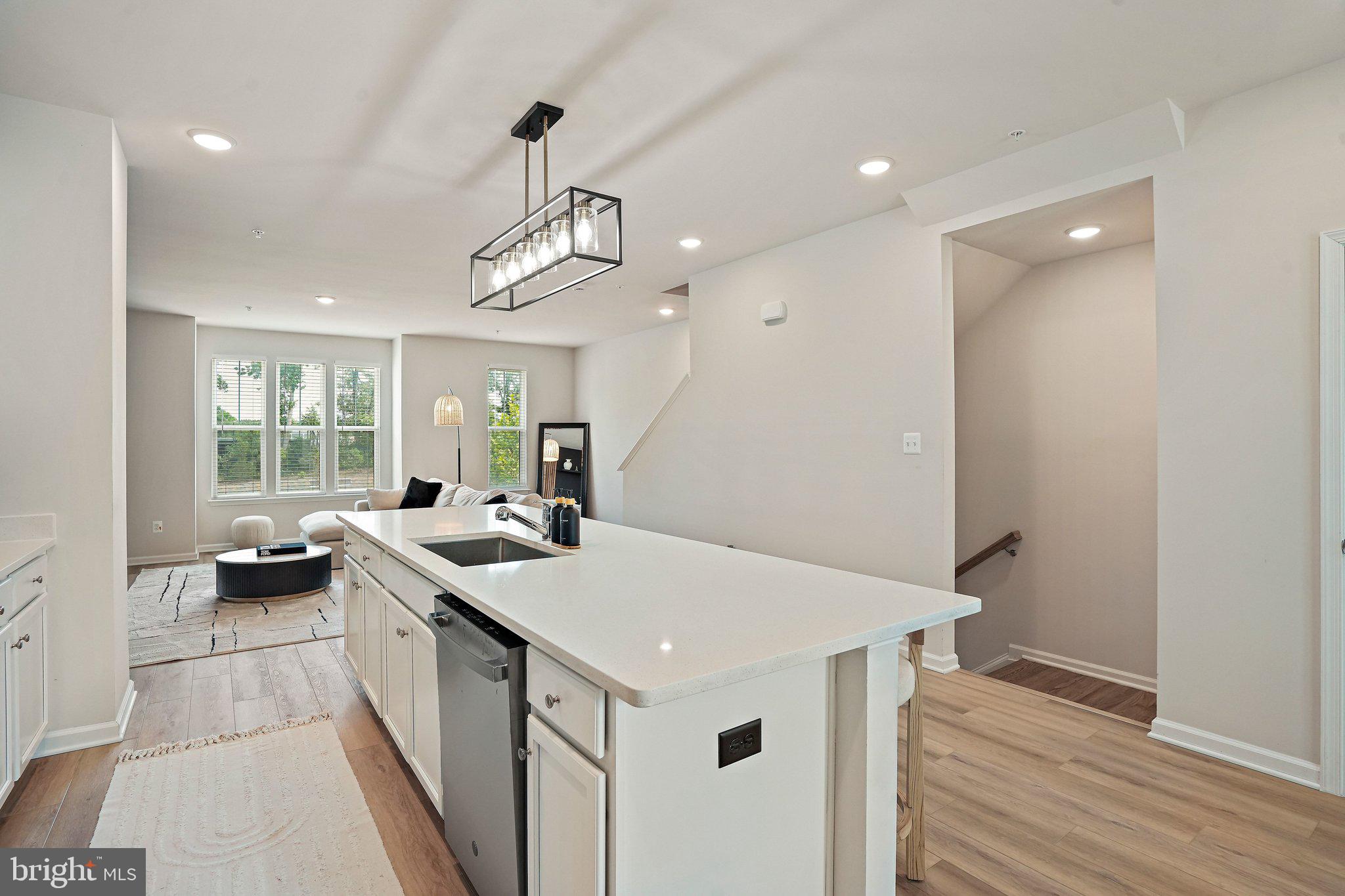 GATEWAY WEST - Residential