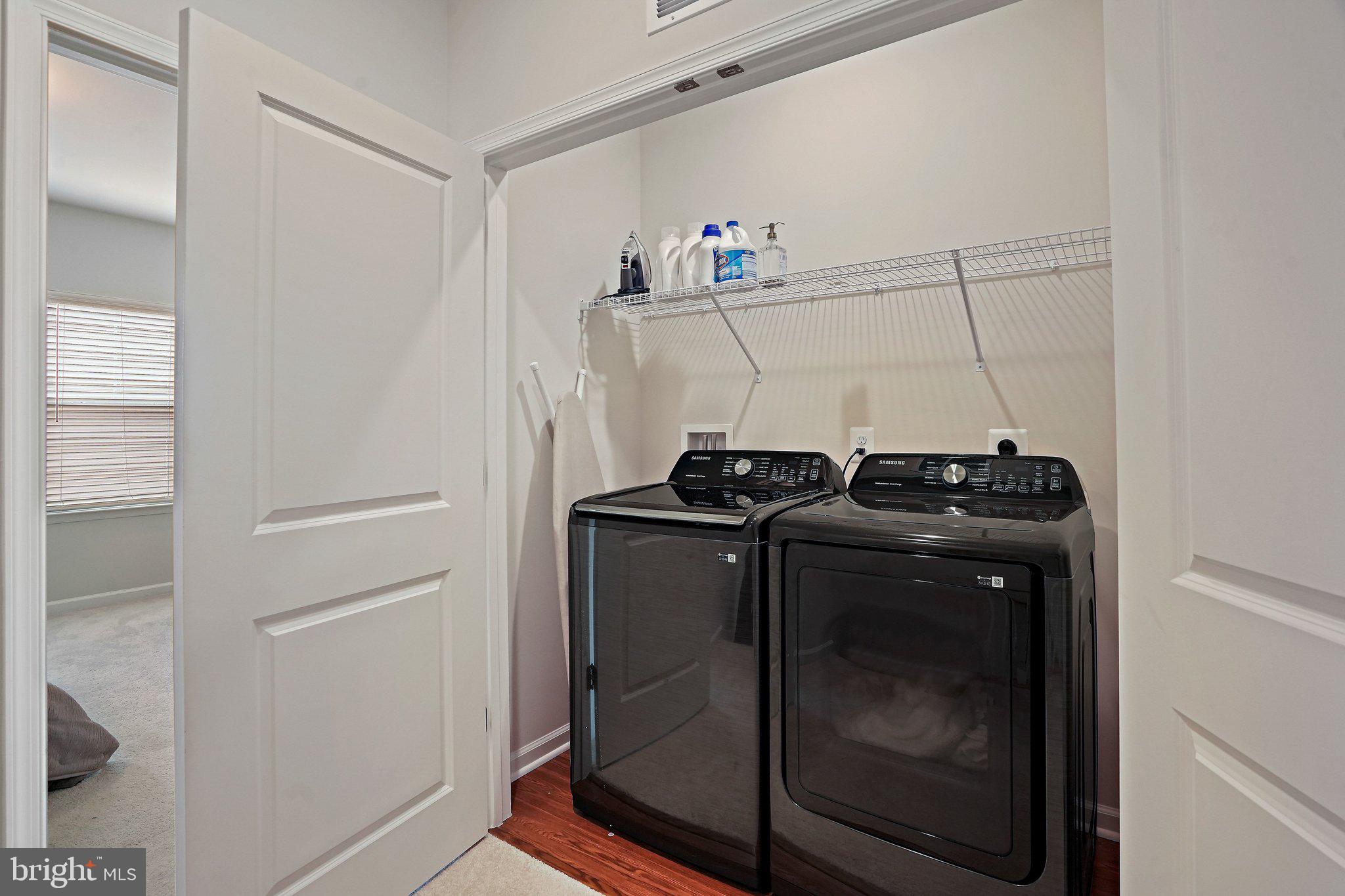 GATEWAY WEST - Residential