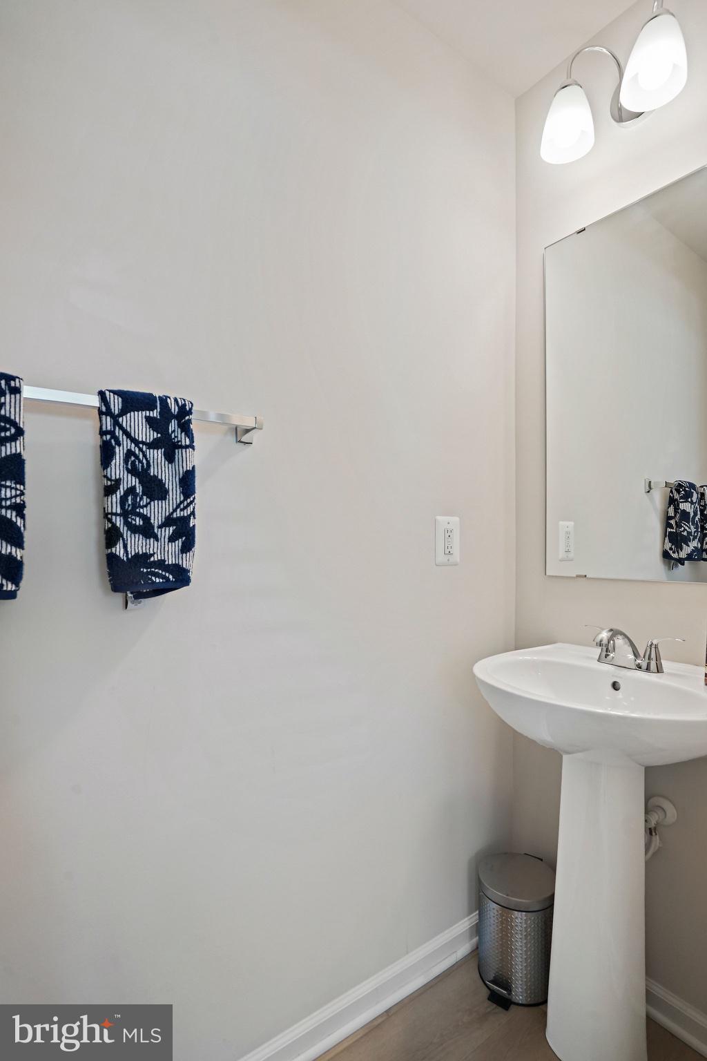 GATEWAY WEST - Residential