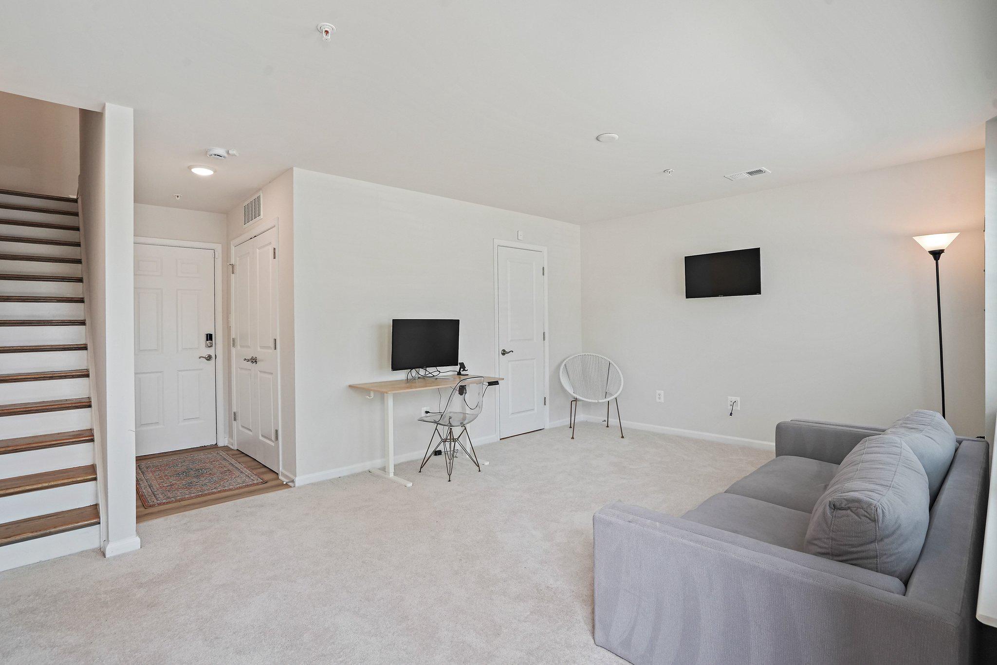 GATEWAY WEST - Residential