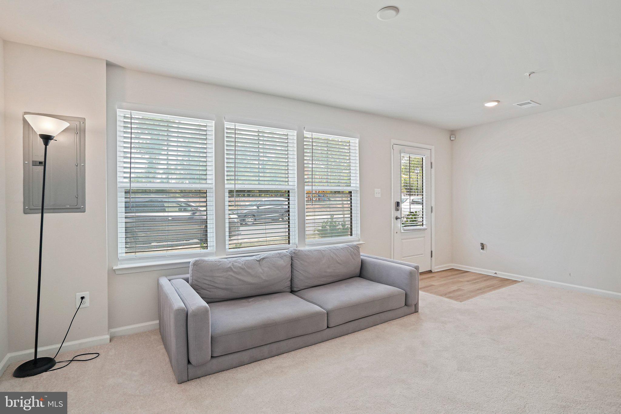 GATEWAY WEST - Residential