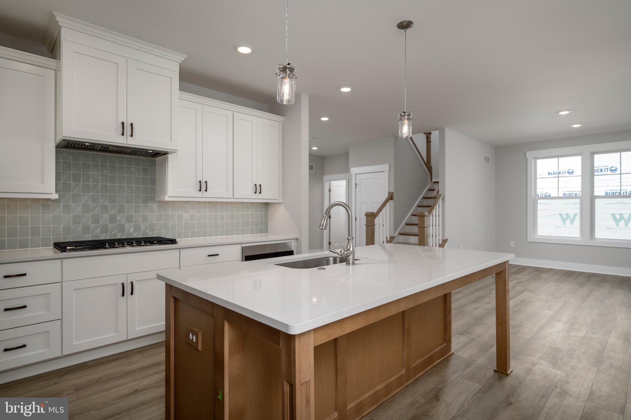 EAST GATE - Residential