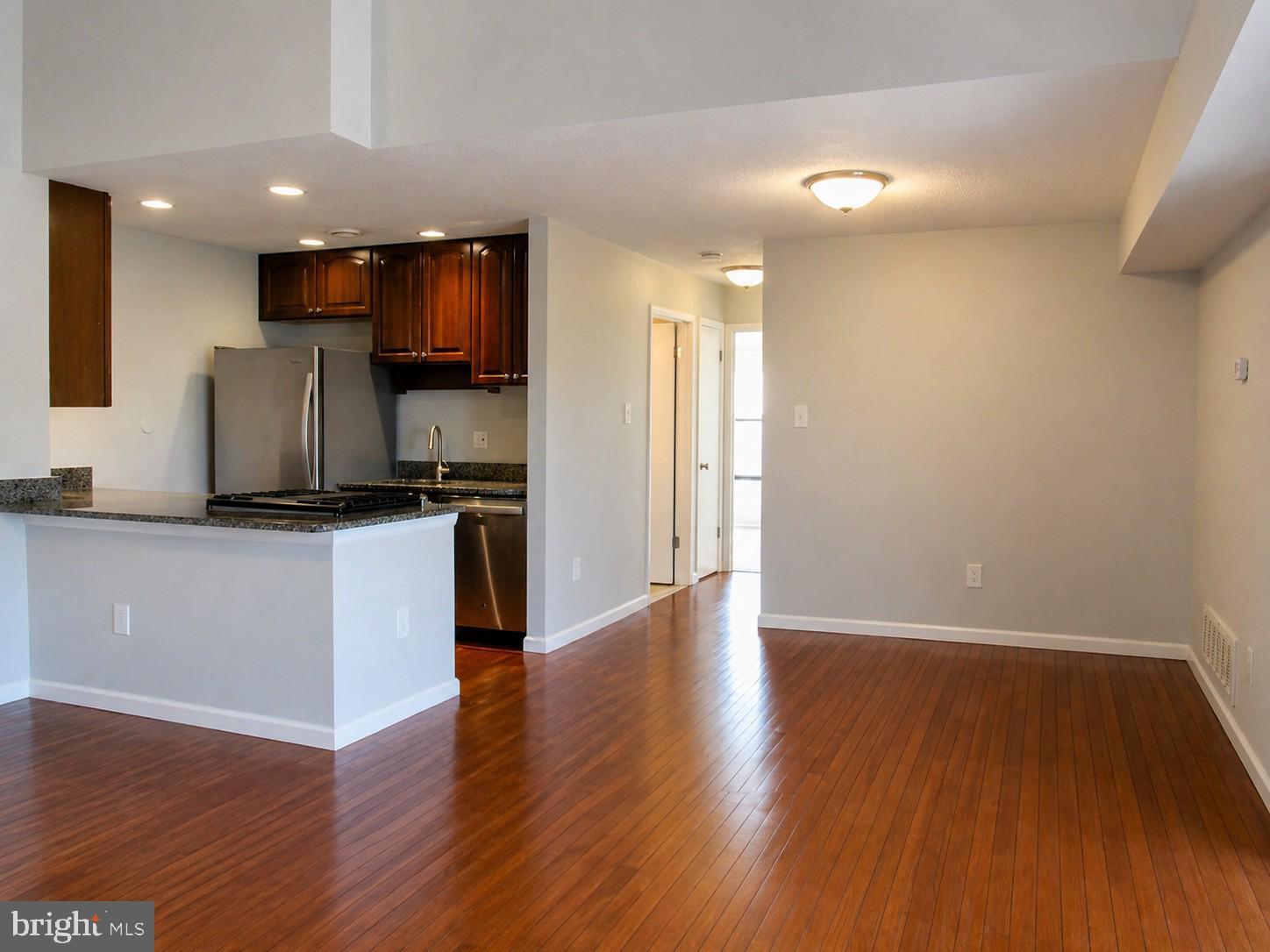 SUN VALLEY CONDOMINIUMS - Residential Lease