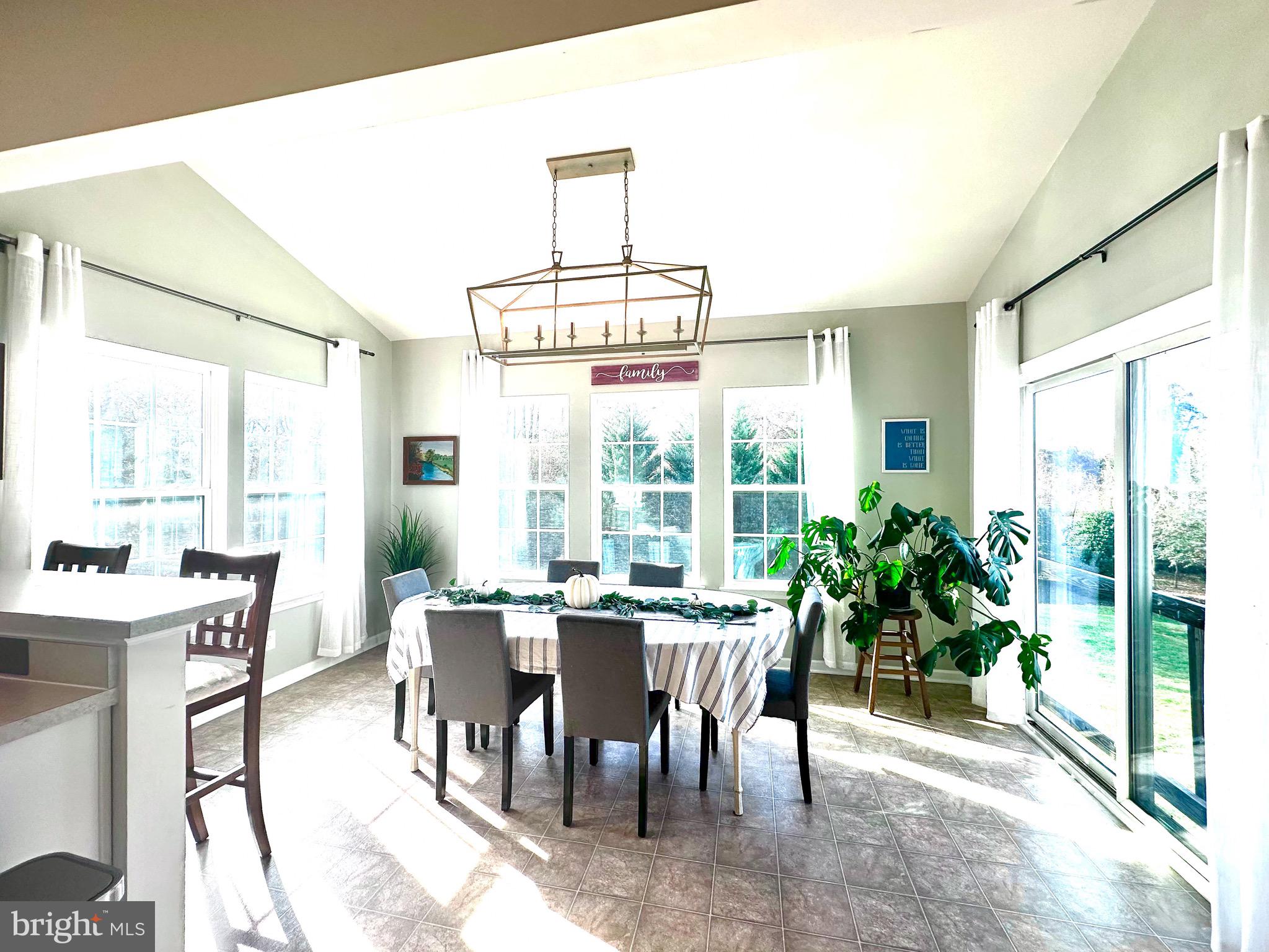 ELIZABETH'S CROSSING - Residential