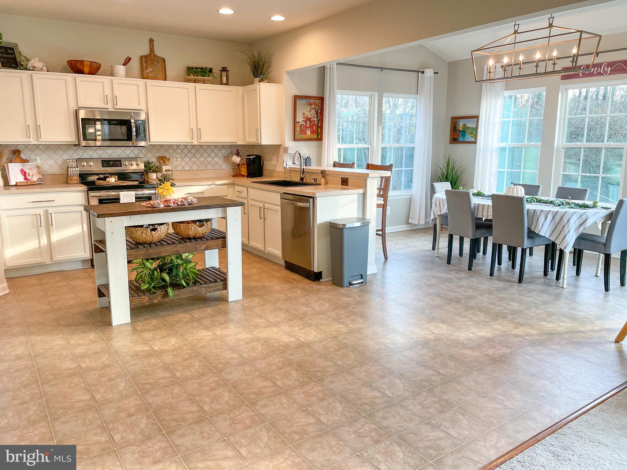 ELIZABETH'S CROSSING - Residential