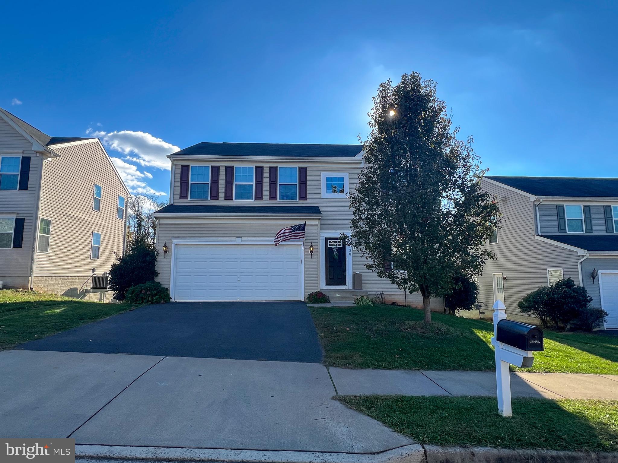 ELIZABETH'S CROSSING - Residential