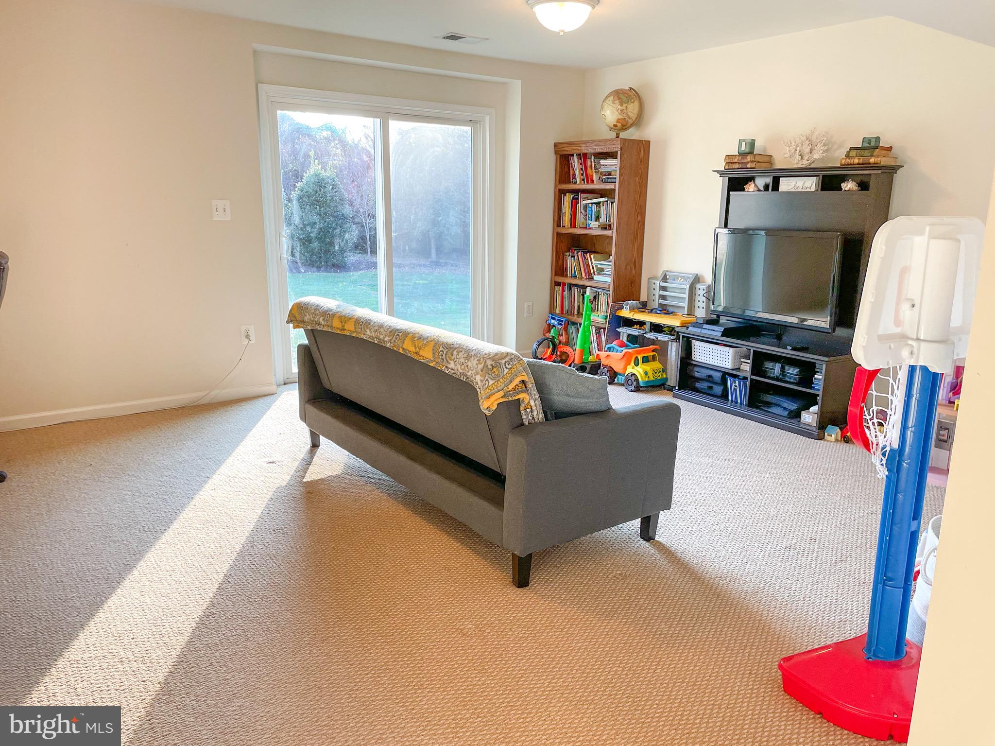 ELIZABETH'S CROSSING - Residential