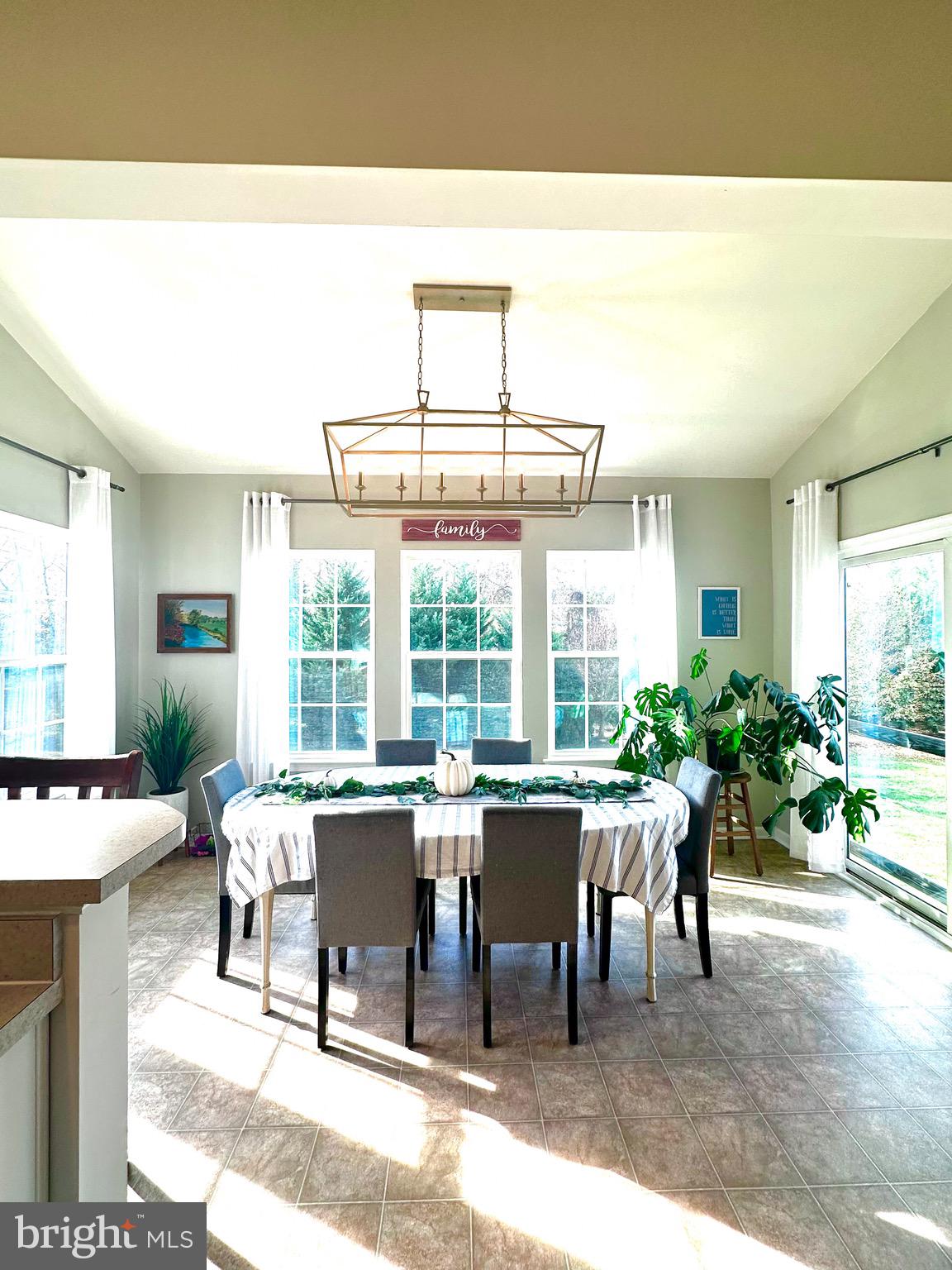 ELIZABETH'S CROSSING - Residential