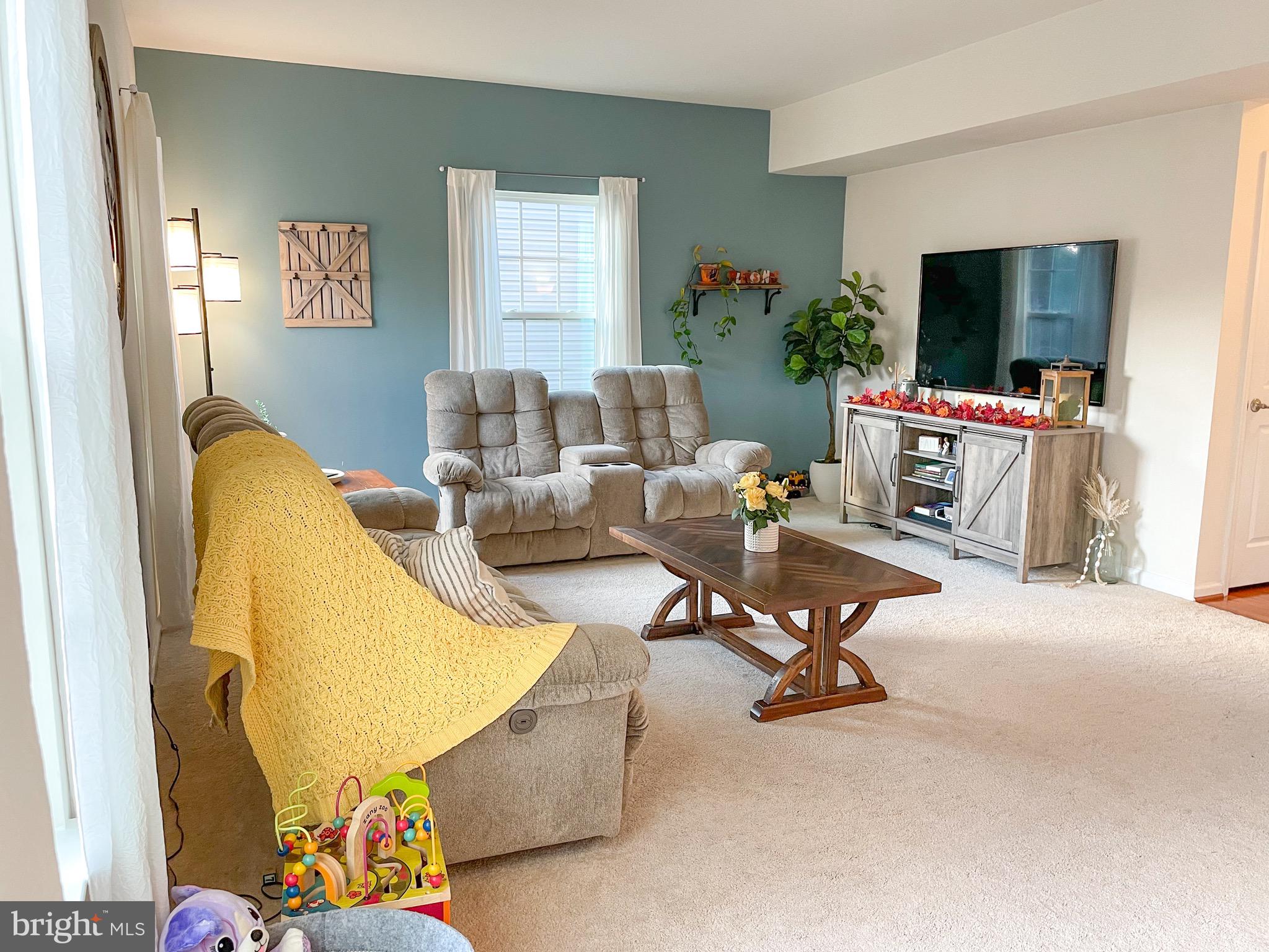 ELIZABETH'S CROSSING - Residential