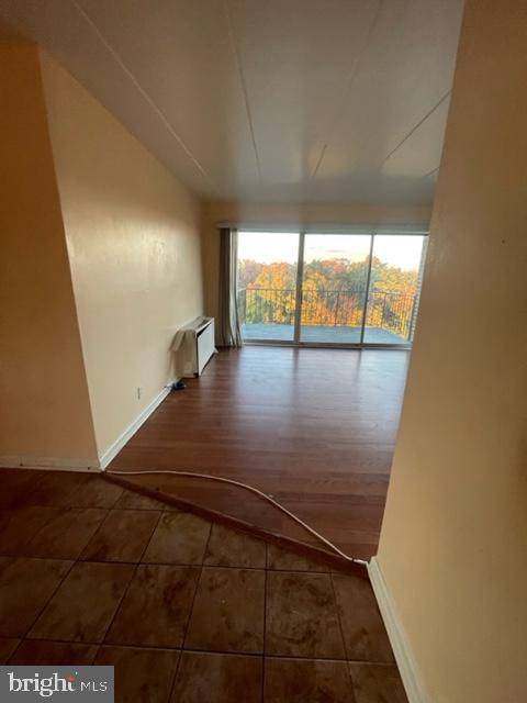 +++best deal available+++spacious 3 Br/ 2 full bath condo on top floor+++good condition/ move in ready+++being sold AS IS+++great price+++ call or text agent first for update on showing procedure+++
