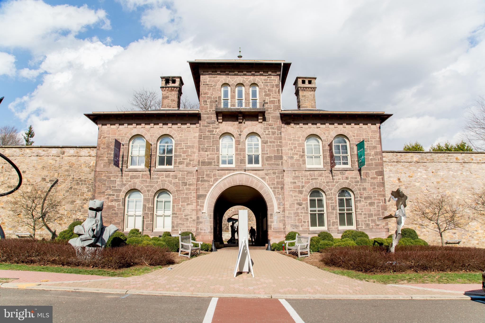 DOYLESTOWN HUNT - Residential