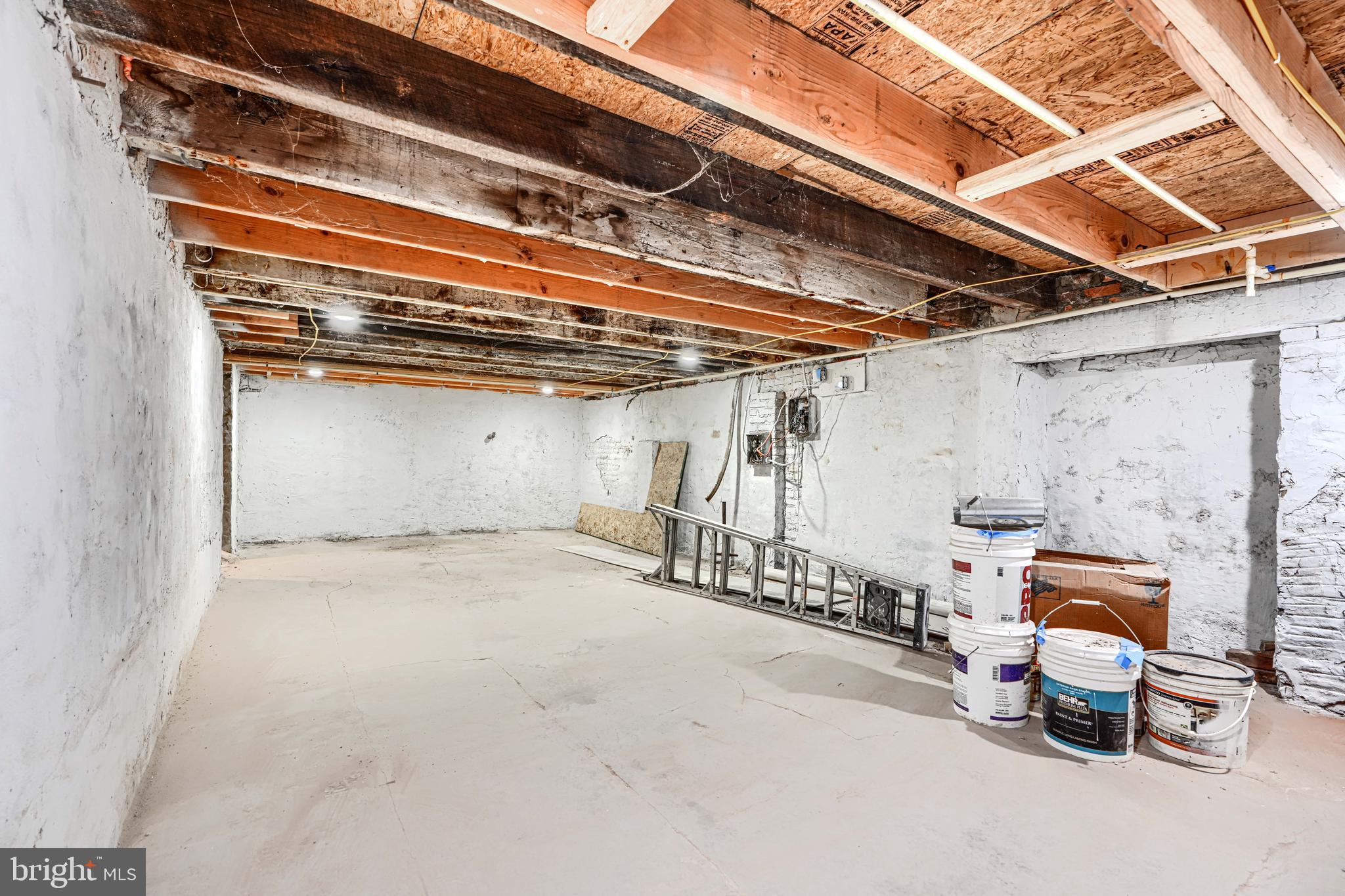 HOLLINS MARKET - Commercial Sale